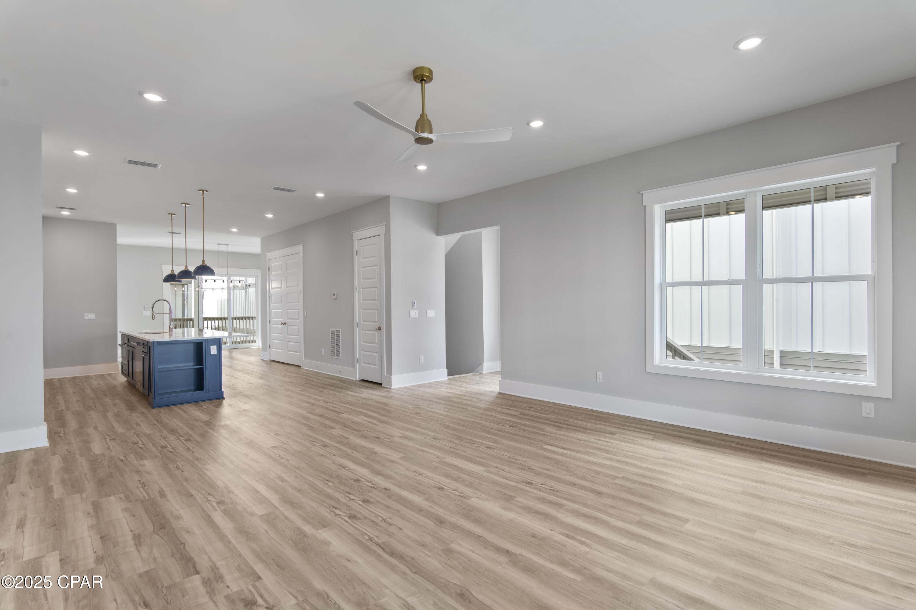 Image 23 For 21 Queen Palm Drive