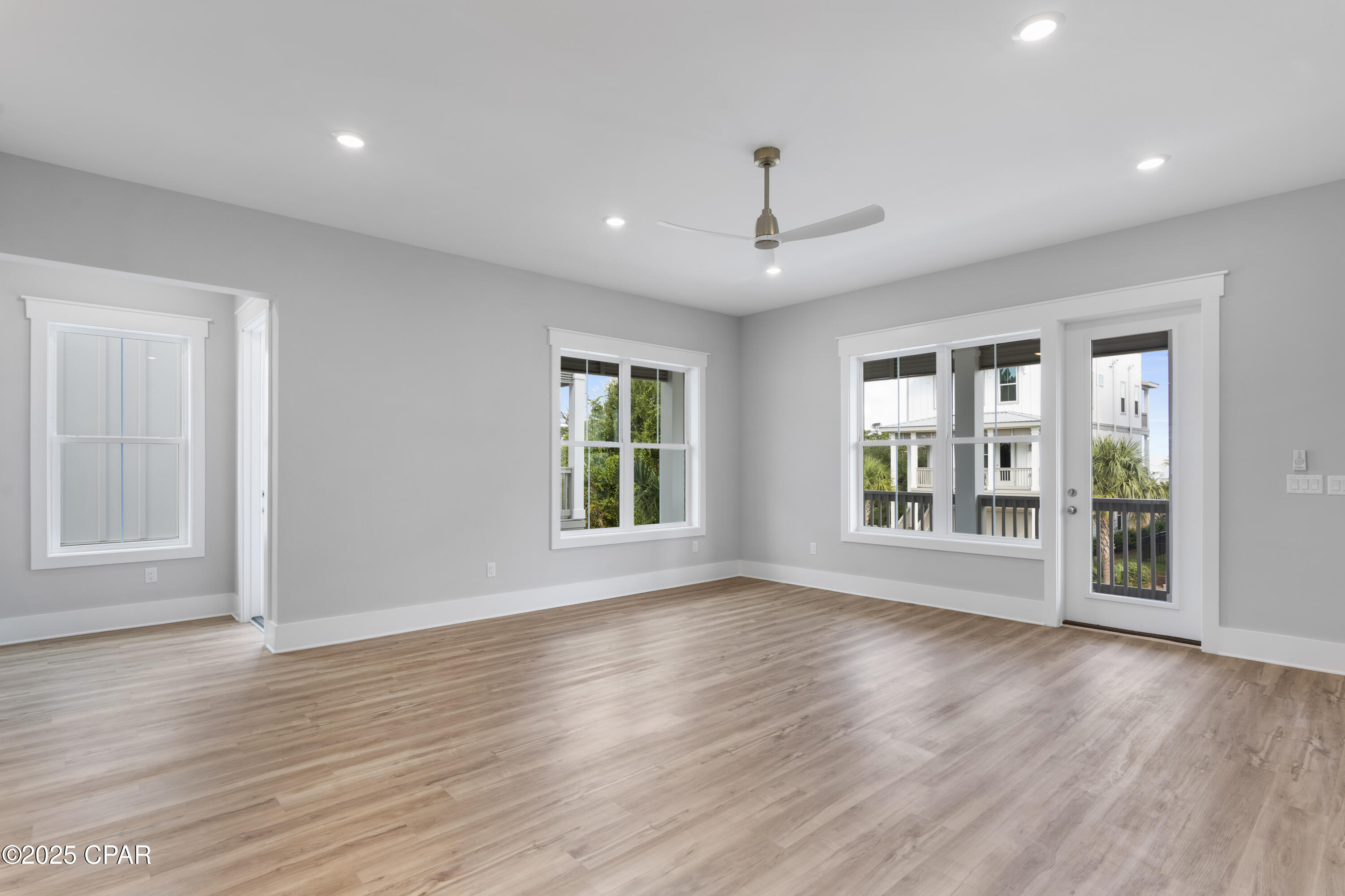 Image 27 For 21 Queen Palm Drive