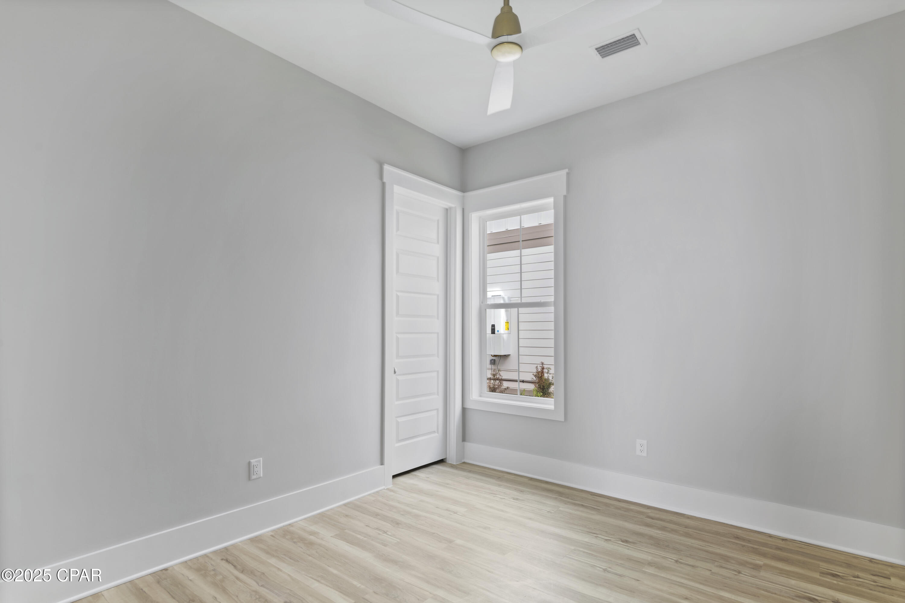 Image 14 For 27 Queen Palm Drive