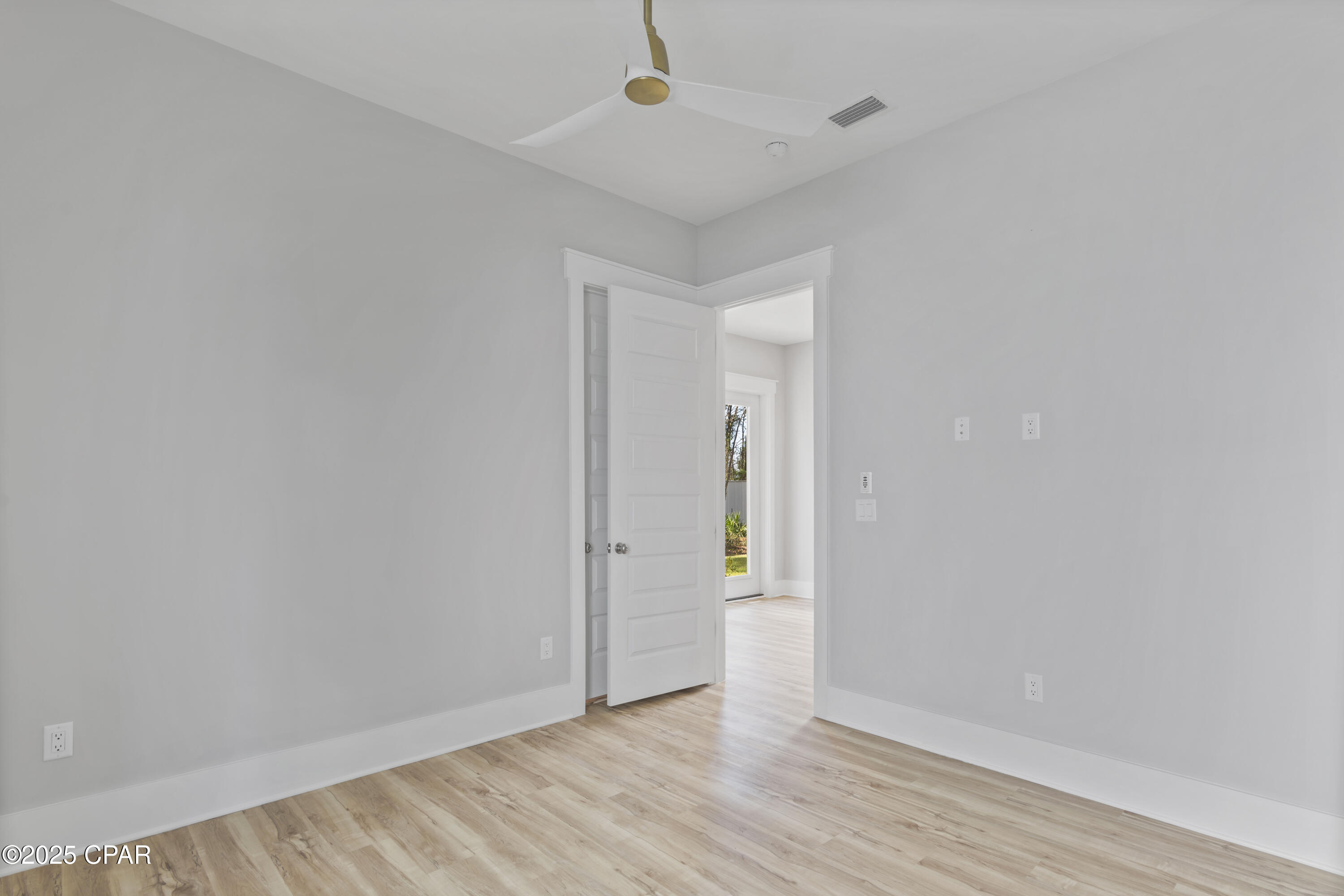 Image 15 For 24 Queen Palm Drive