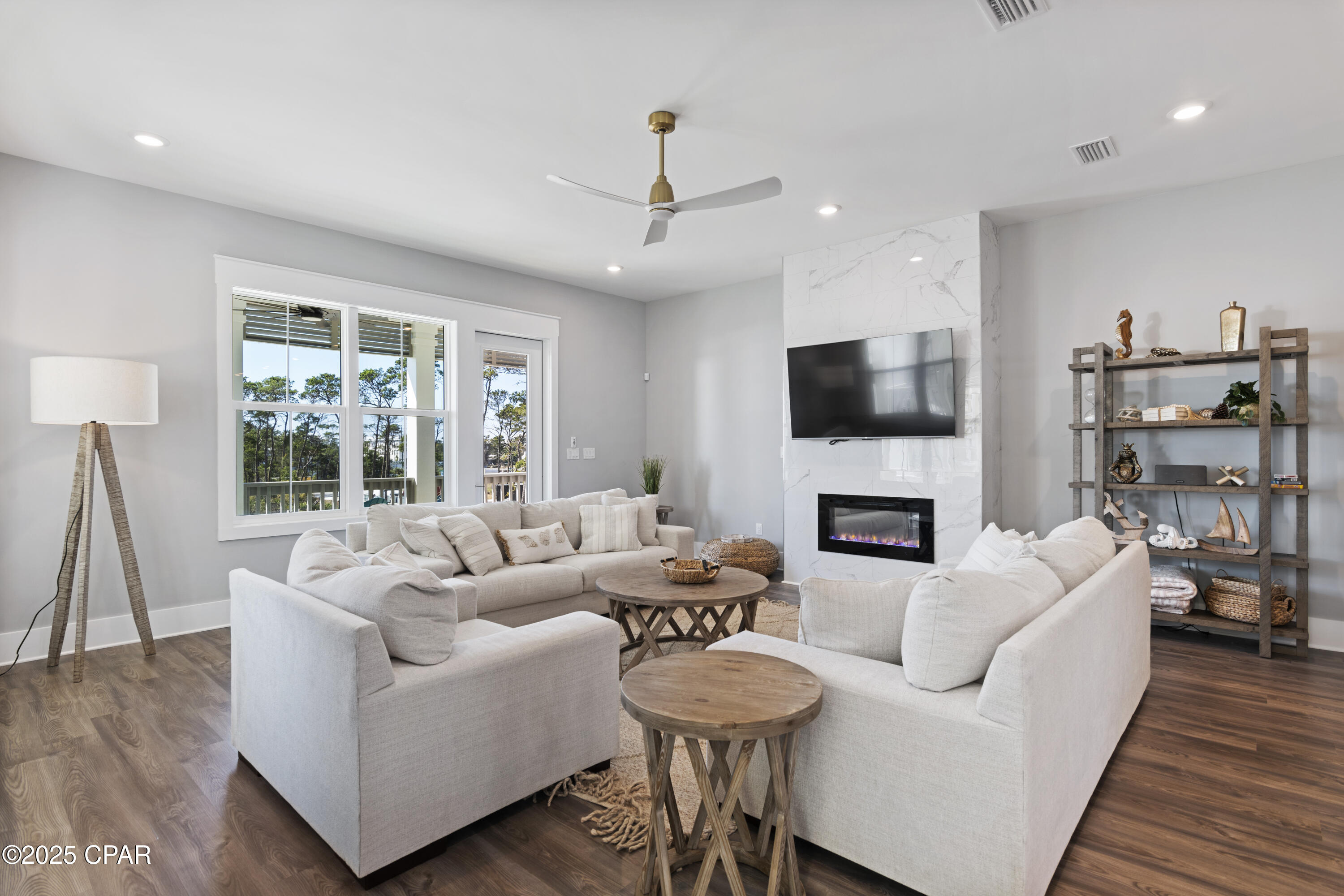 Image 22 For 24 Queen Palm Drive