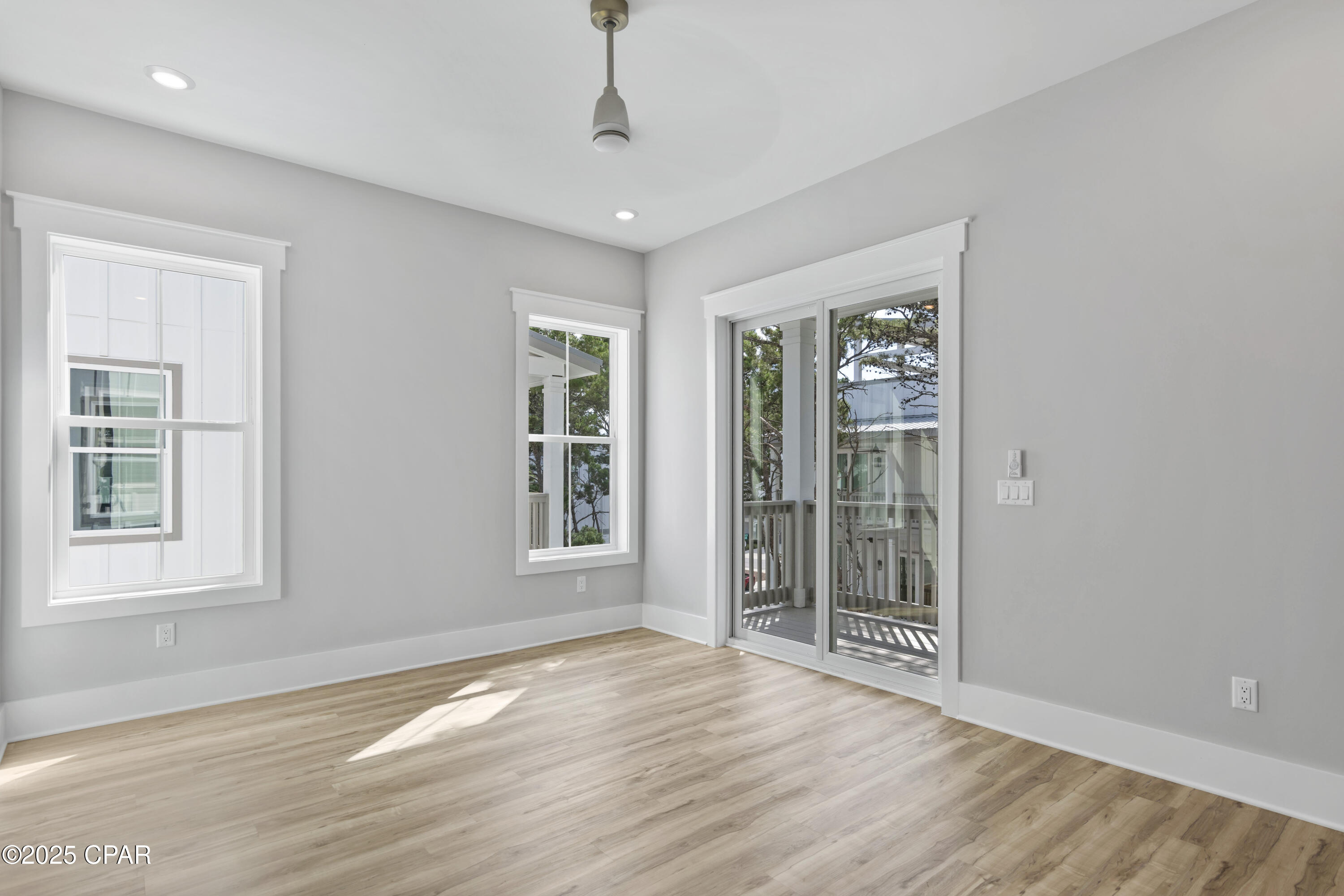 Image 54 For 24 Queen Palm Drive