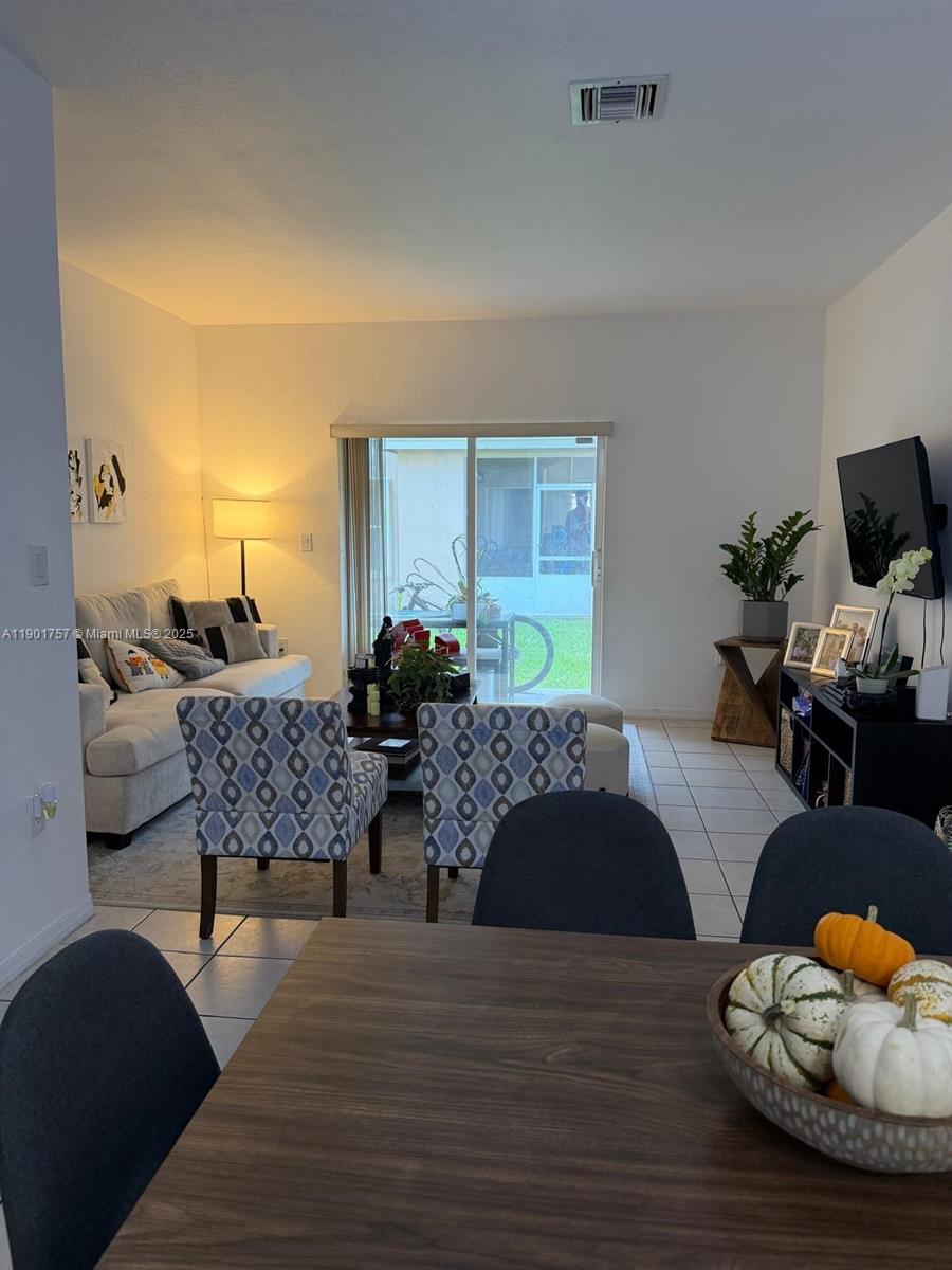 Las Brisas At Doral Condo