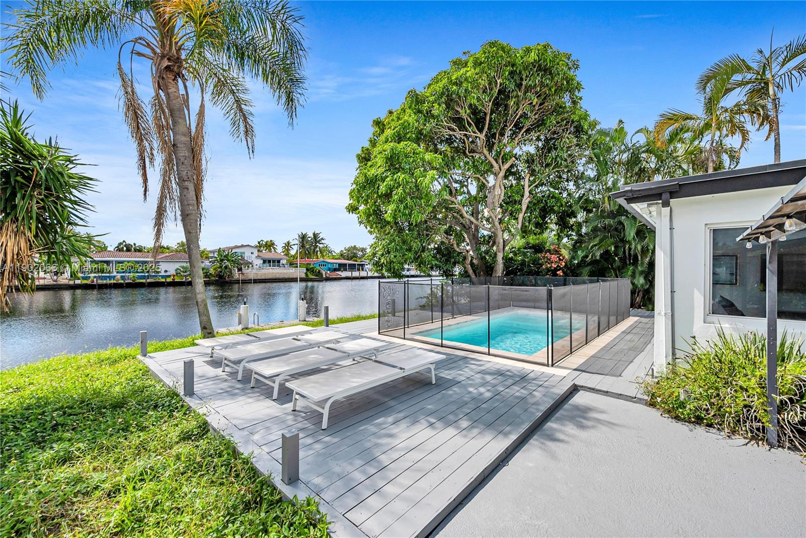 Oakland Boulevard Dev