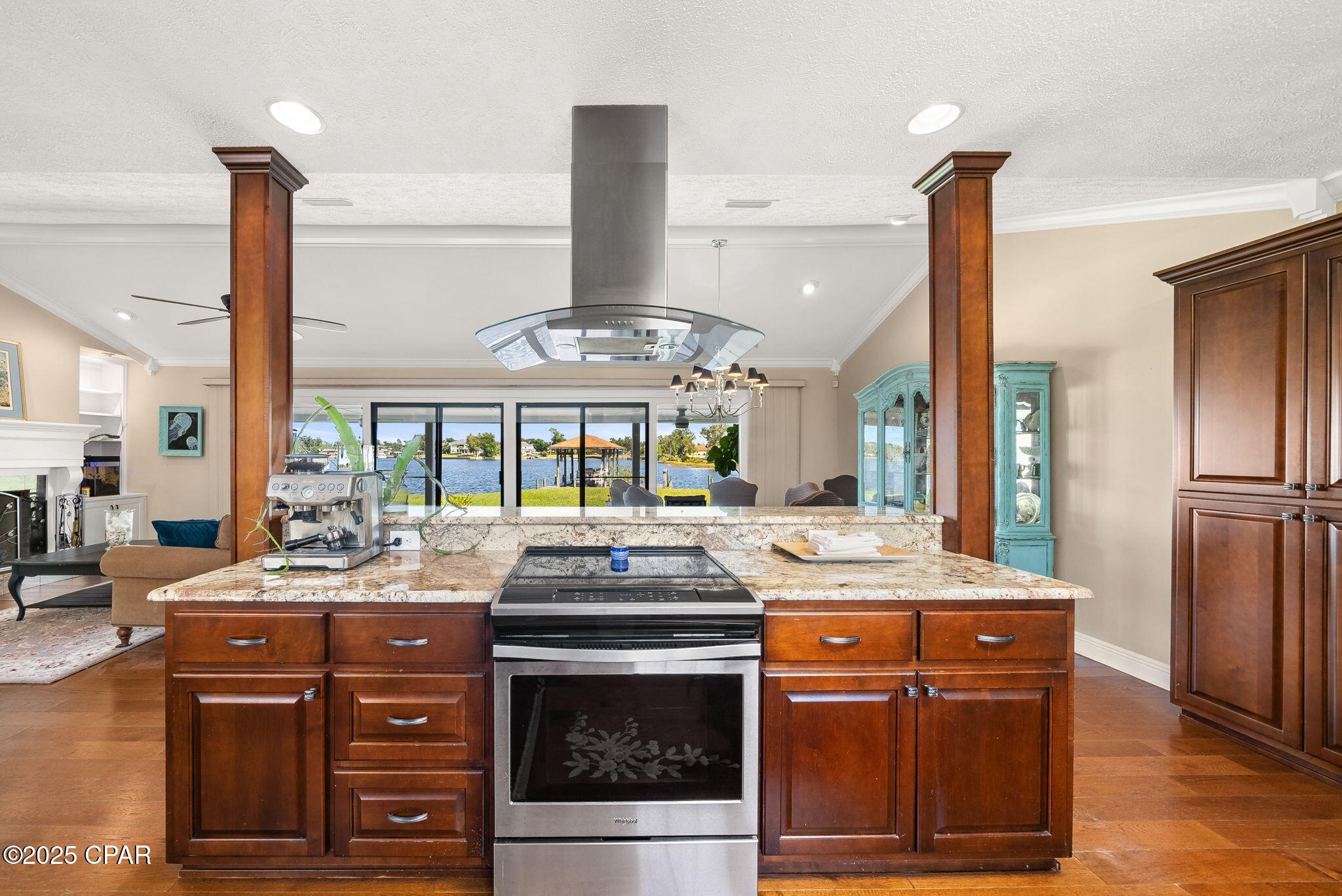 Listing photo id 12 for 2446 Pretty Bayou Boulevard