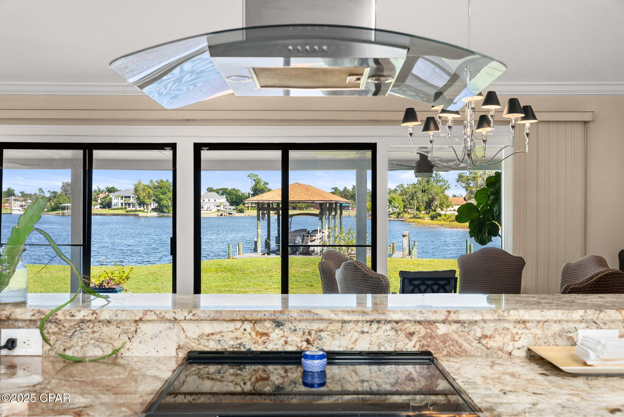 Listing photo id 13 for 2446 Pretty Bayou Boulevard