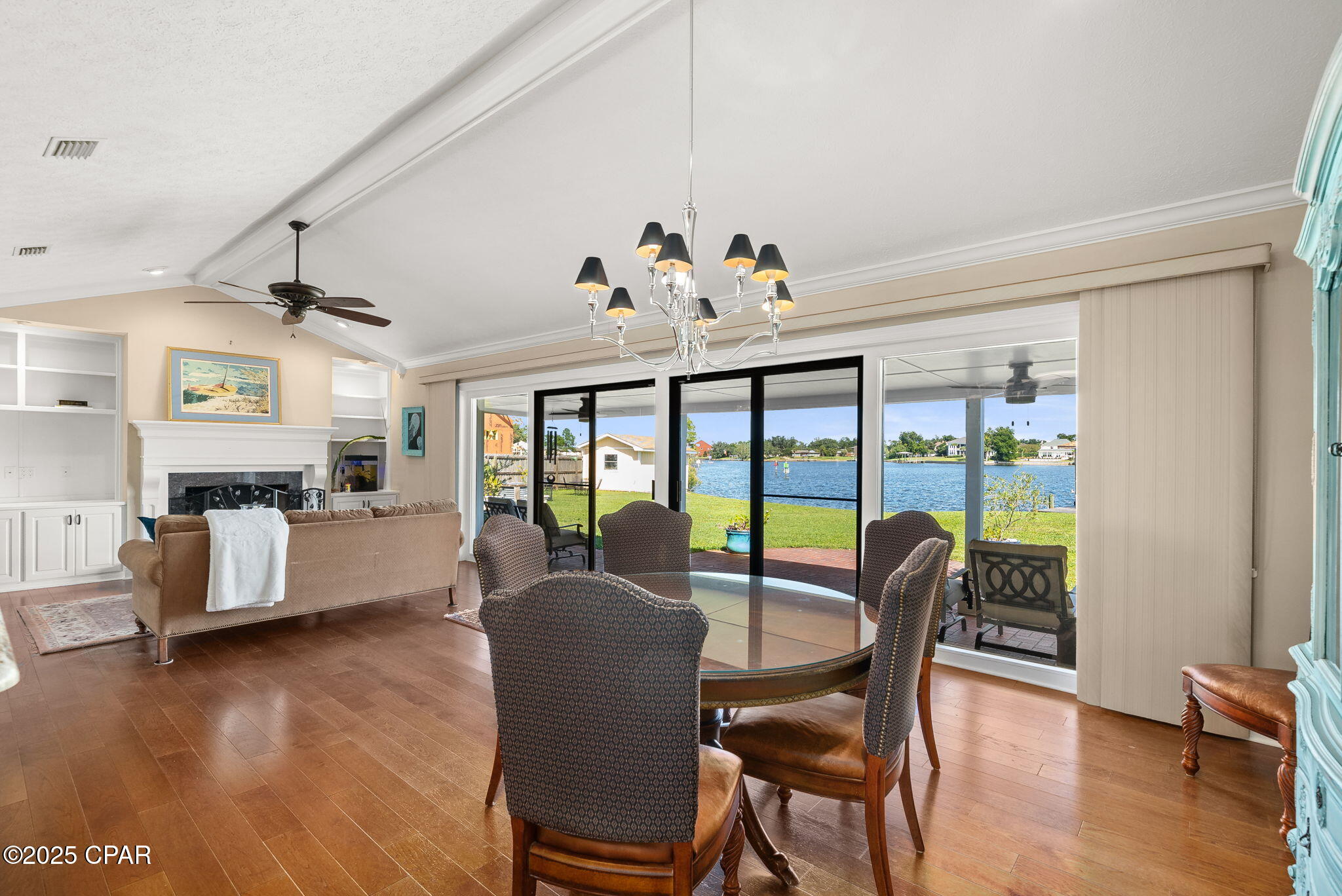 Listing photo id 15 for 2446 Pretty Bayou Boulevard