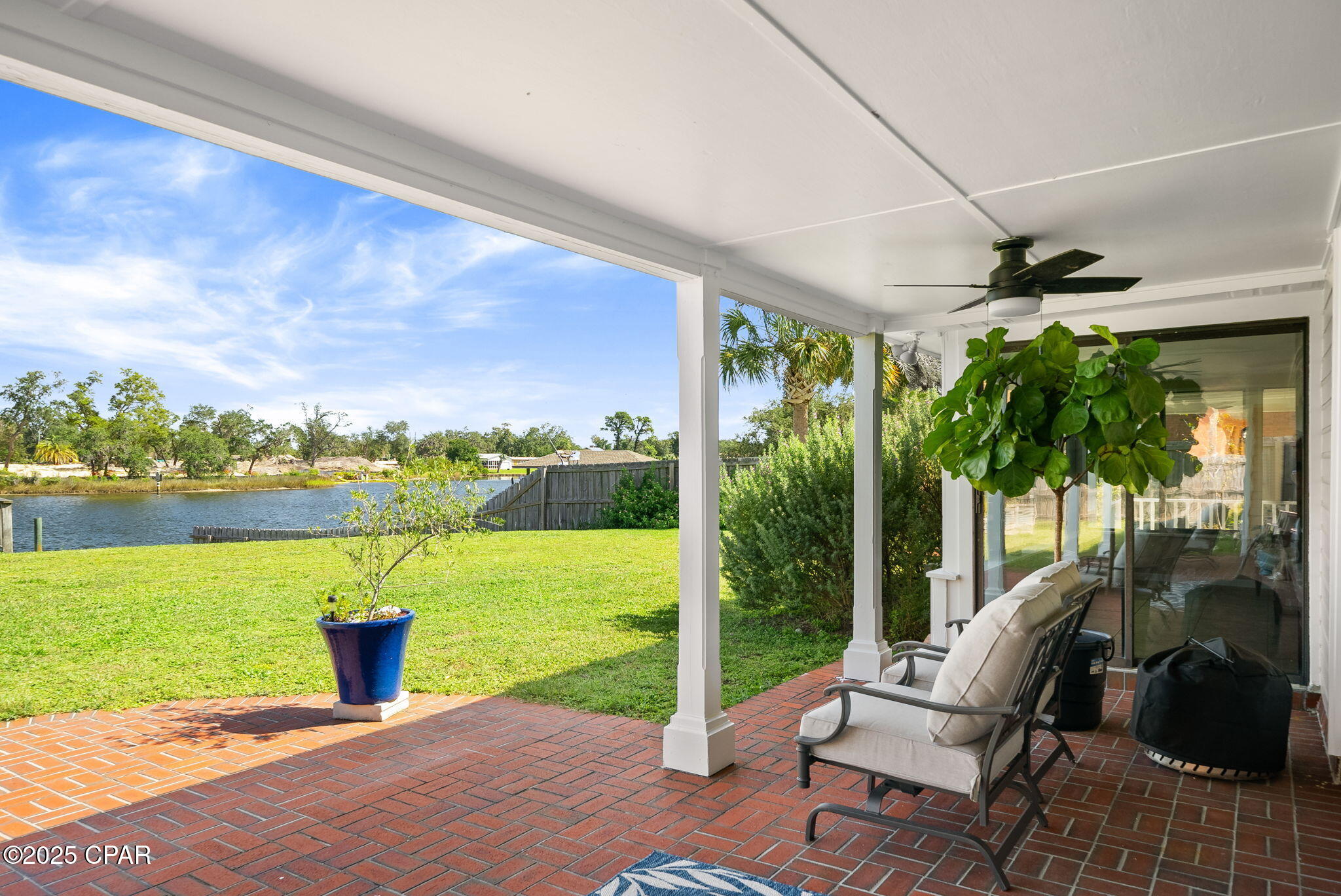 Listing photo id 40 for 2446 Pretty Bayou Boulevard