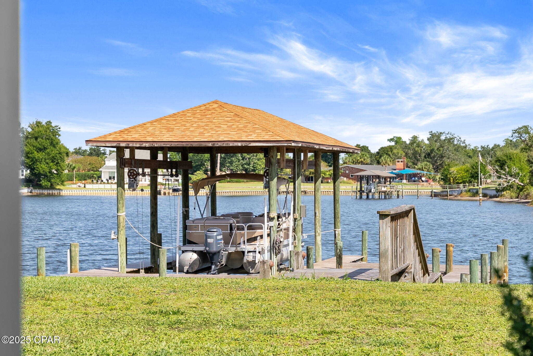 Listing photo id 49 for 2446 Pretty Bayou Boulevard