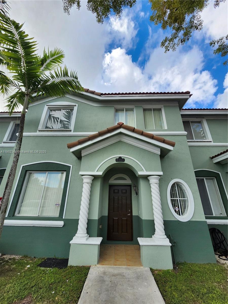 Shoma Townhomes At Keysco