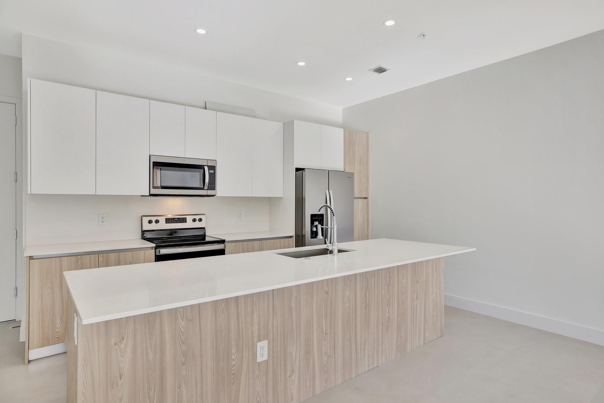 Homes for sale in Oakland Park, FL | 4208 Ne 7Th Ter #8, Oakland Park, FL 33334 | MLS# F10533415