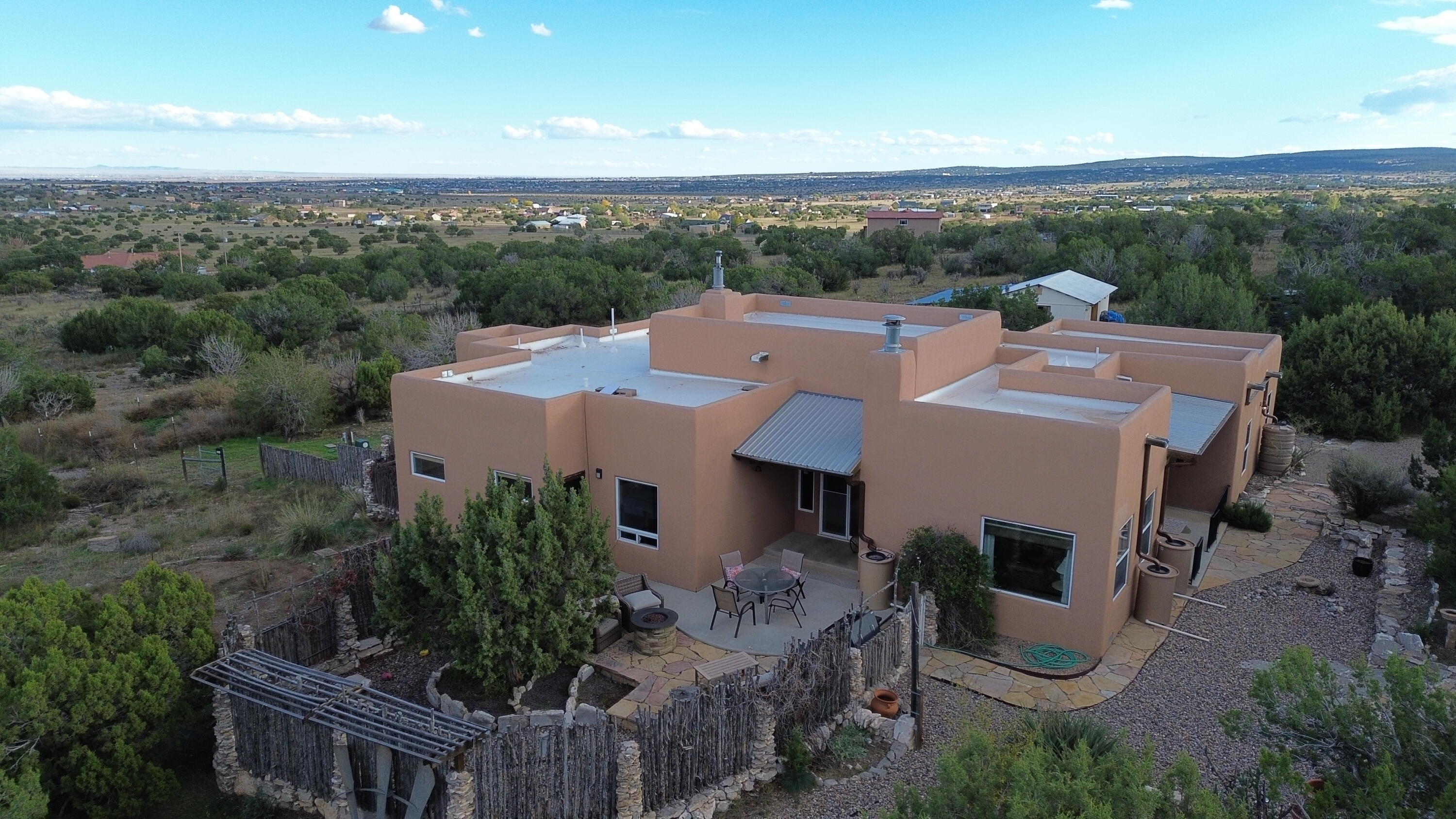 Homes for sale in Edgewood, NM | 8 Quarter Moon Hill Rd, Edgewood, NM 87015 | MLS# 1093501