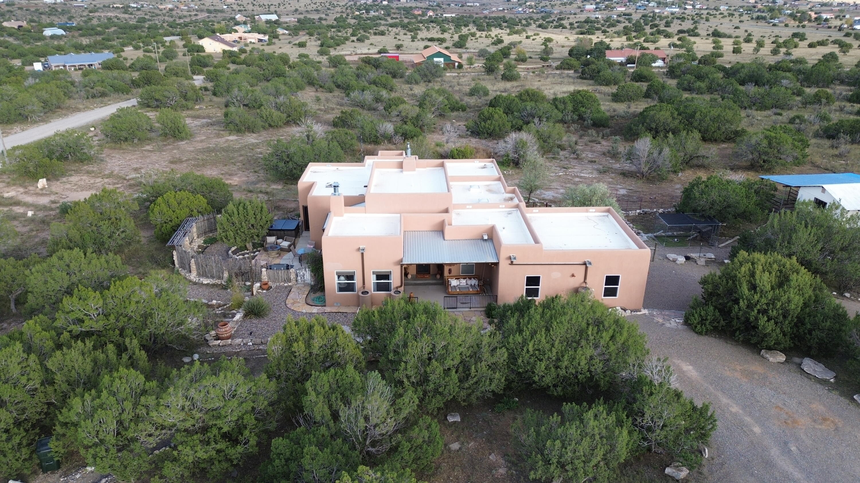 Homes for sale in Edgewood, NM | 8 Quarter Moon Hill Rd, Edgewood, NM 87015 | MLS# 1093501