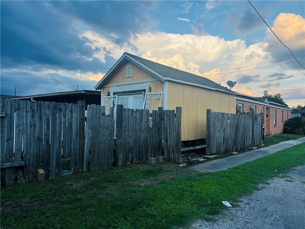 Homes for sale in New Orleans, LA | 2621 Filmore Ave, New Orleans, LA 70122 | MLS# 2528054