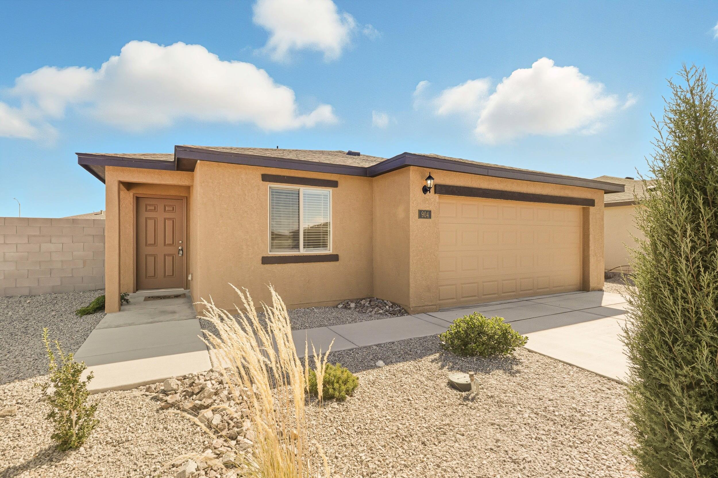 Homes for sale in Belen, NM | 904 Calle De Los Lilias, Belen, NM 87002 | MLS# 1093515