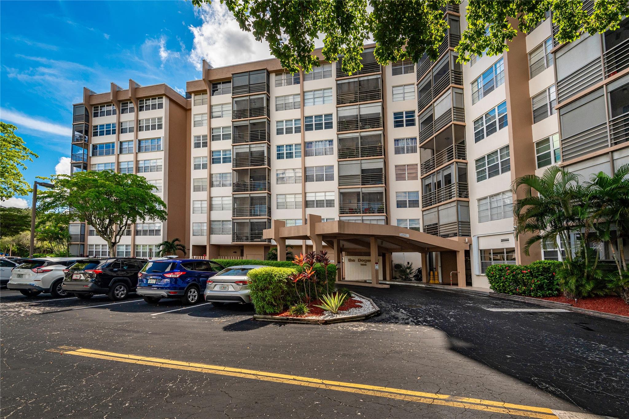 Homes for sale in Pembroke Pines, FL | 1100 Sant Charles Pl #207, Pembroke Pines, FL 33026 | MLS# F10533373