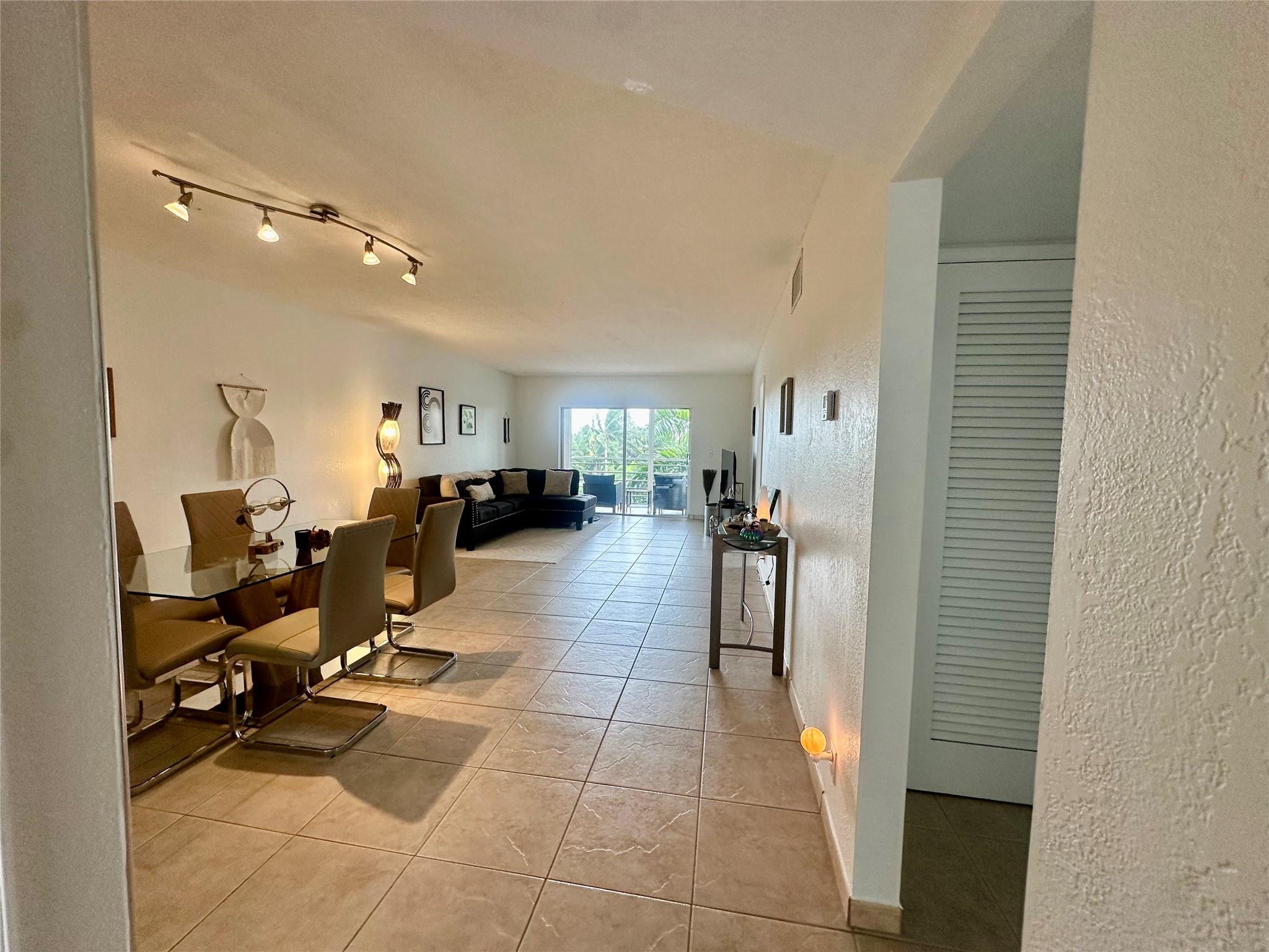 Homes for sale in Oakland Park, FL | 3010 Ne 16Th Ave #405, Oakland Park, FL 33334 | MLS# F10533330