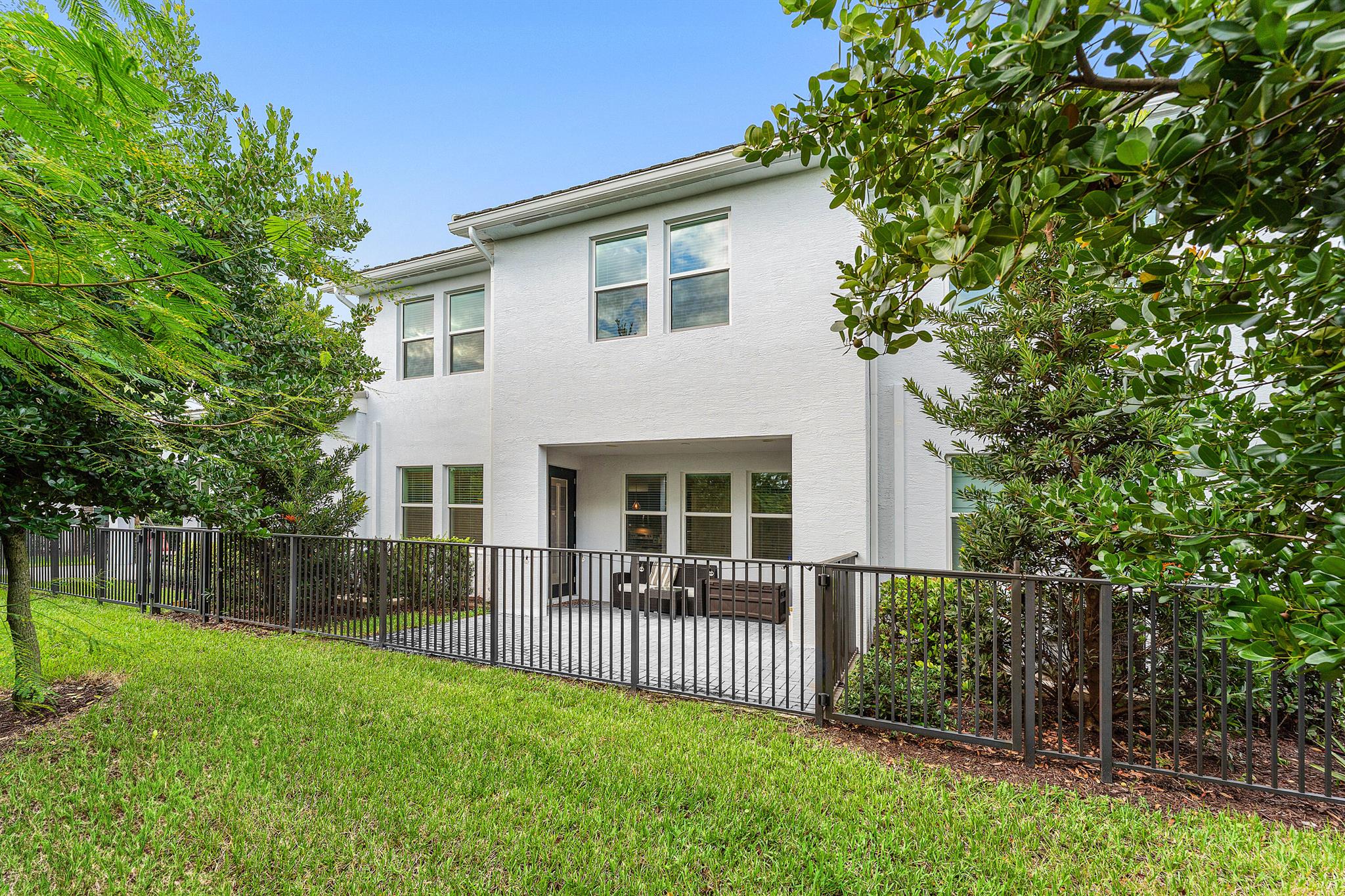 Homes for sale in Westlake, FL | 16280 Oakview Dr, Westlake, FL 33470 | MLS# R11135289