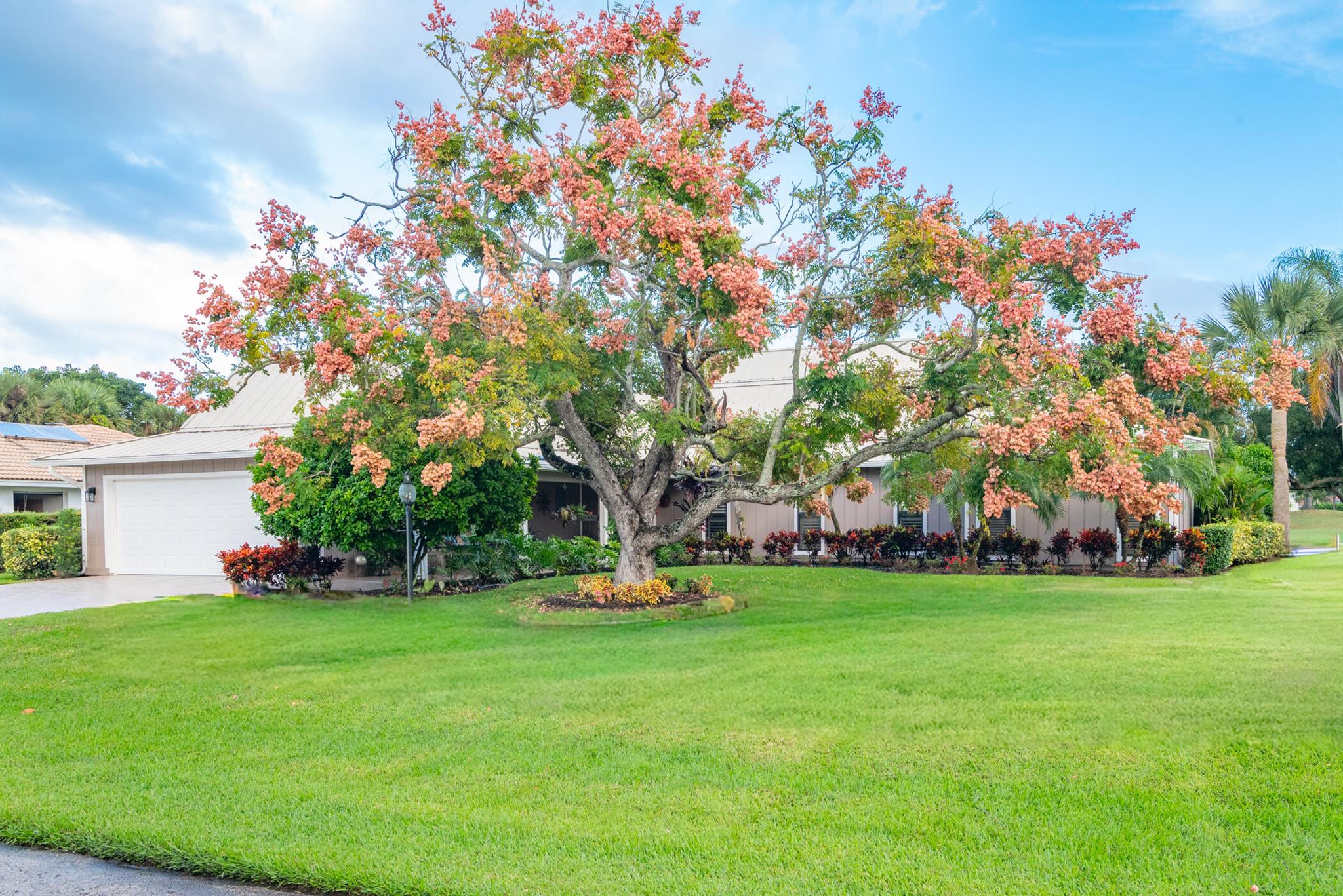 Yacht & Country Club Of S