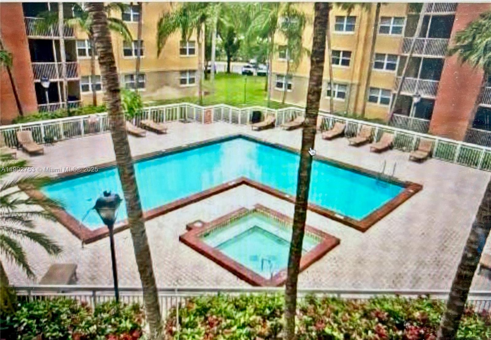 Las Vistas At Doral Condo
