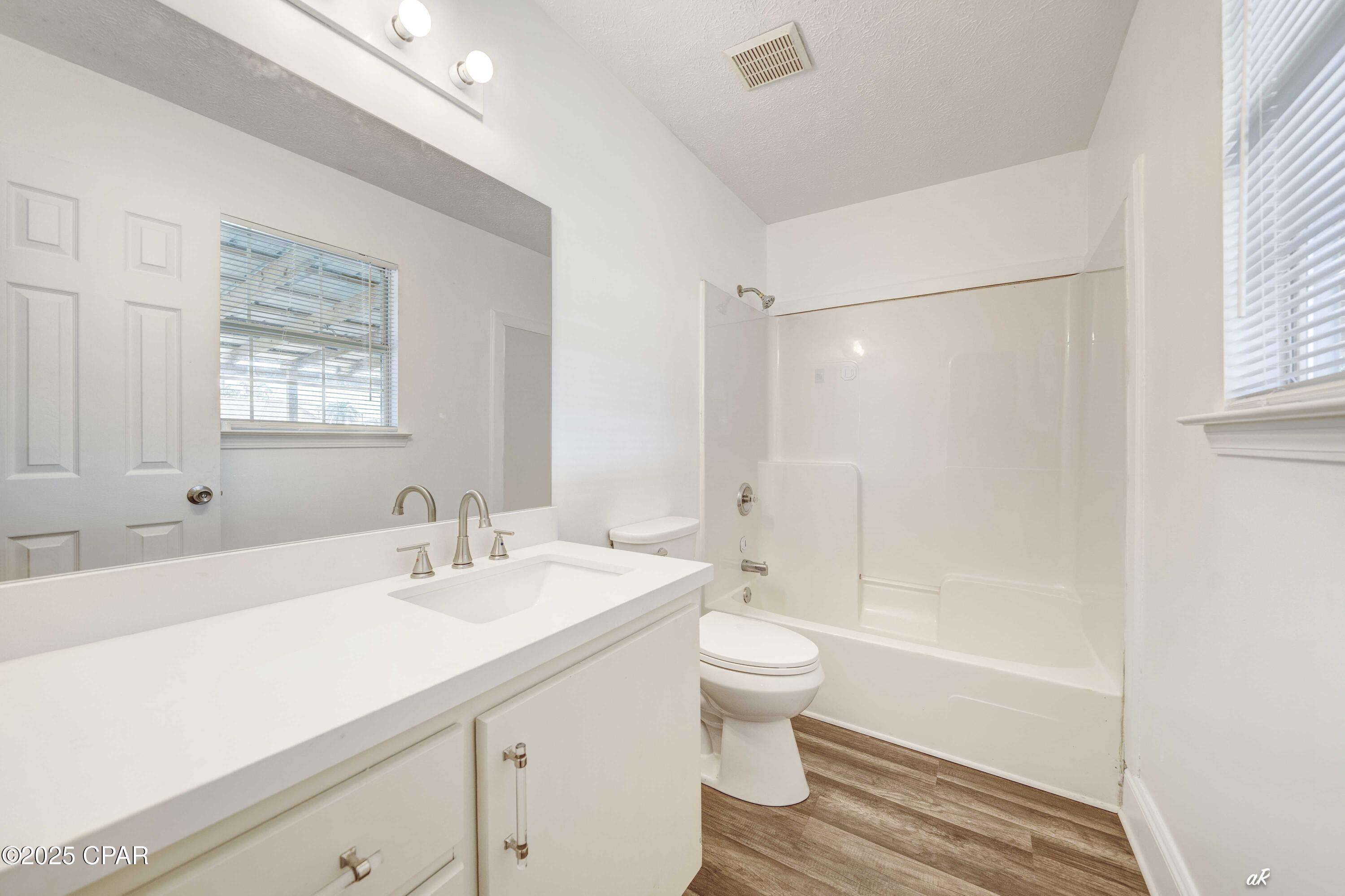 Image 14 For 156 Manistee Drive