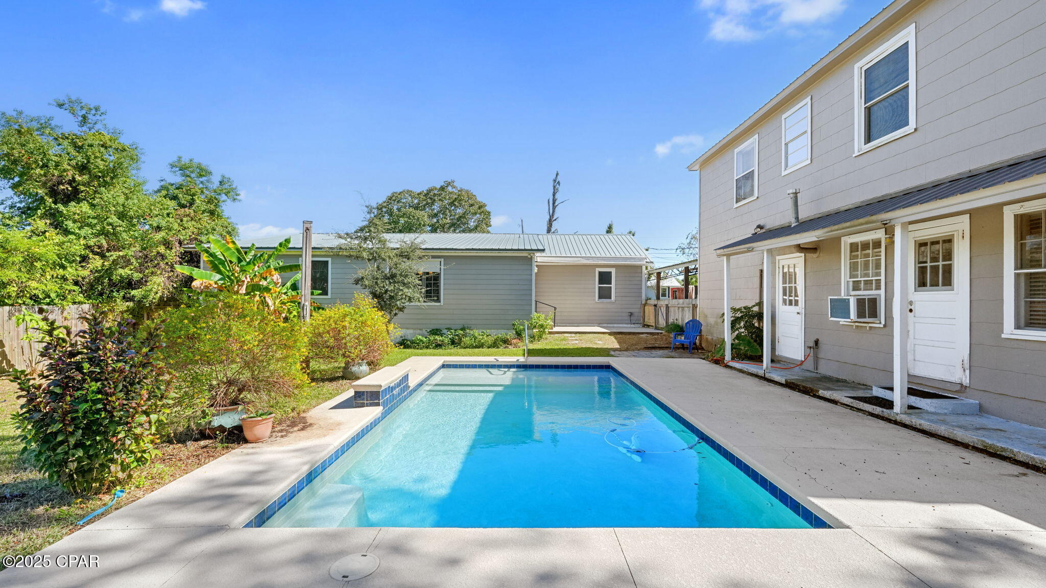 Image 1 For 215 Macarthur Avenue