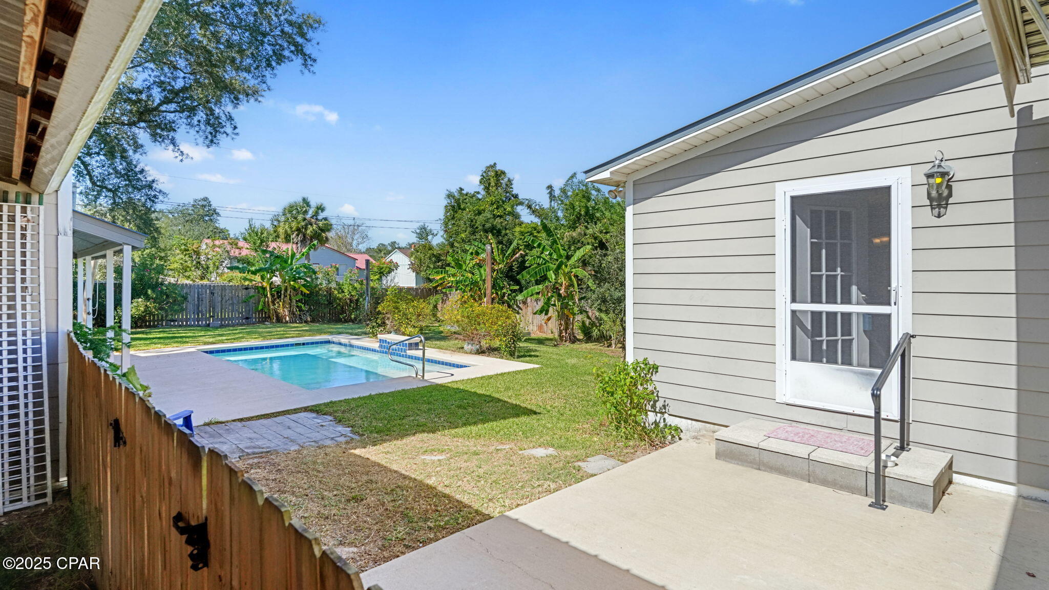 Image 12 For 215 Macarthur Avenue