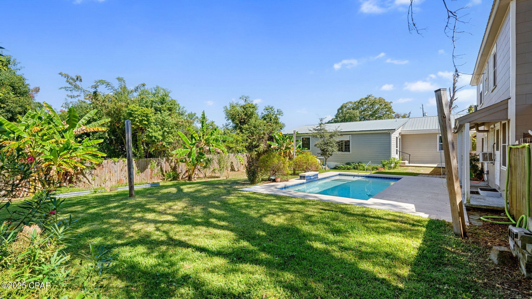 Image 14 For 215 Macarthur Avenue