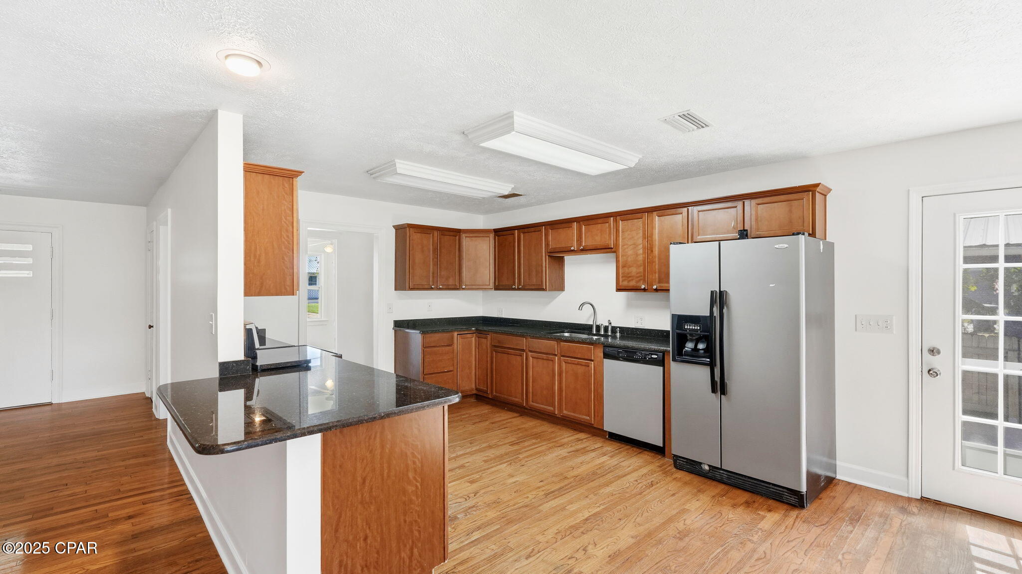 Image 16 For 215 Macarthur Avenue