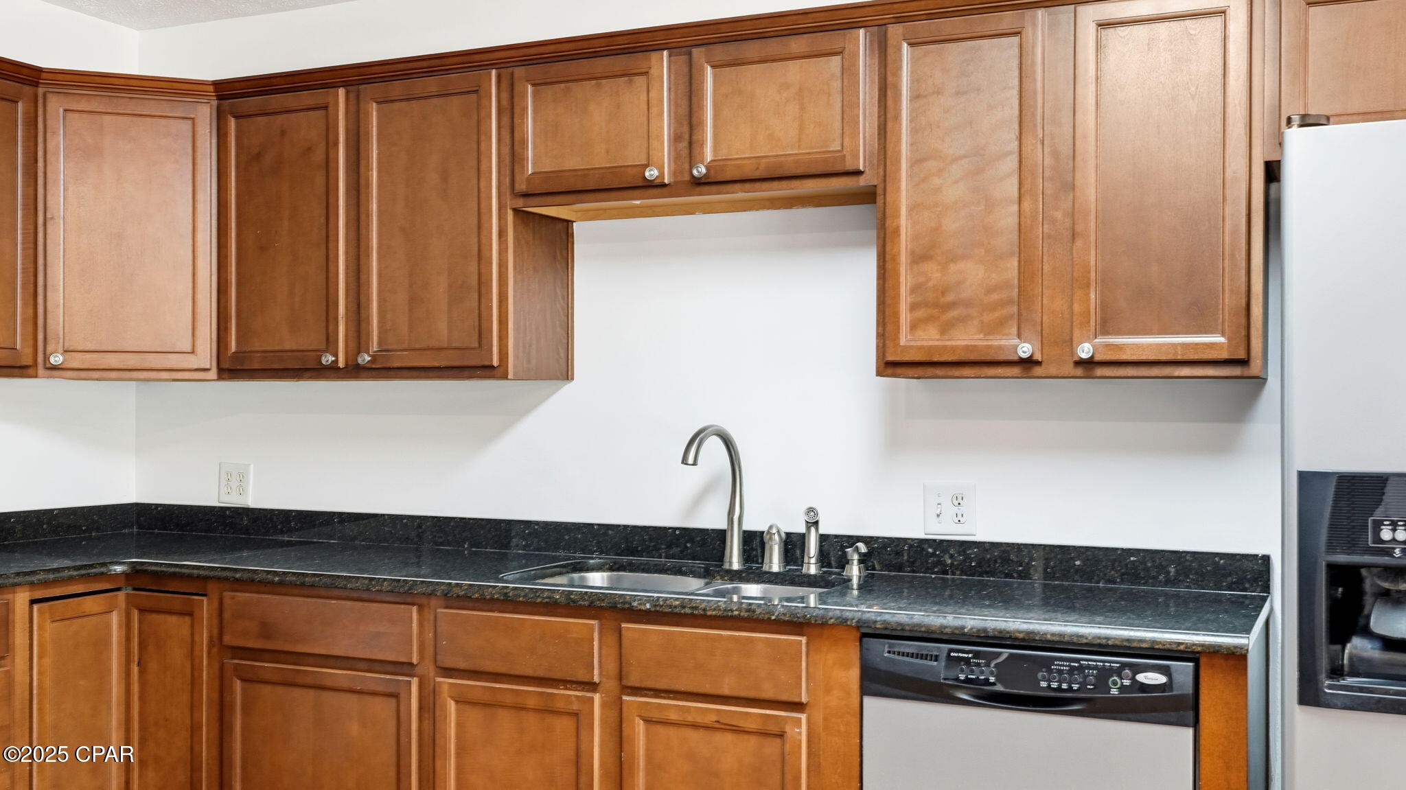 Image 17 For 215 Macarthur Avenue