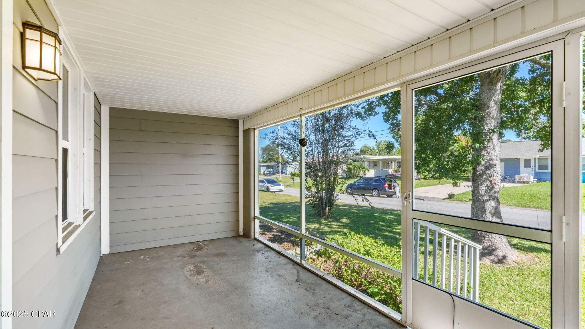 Image 26 For 215 Macarthur Avenue