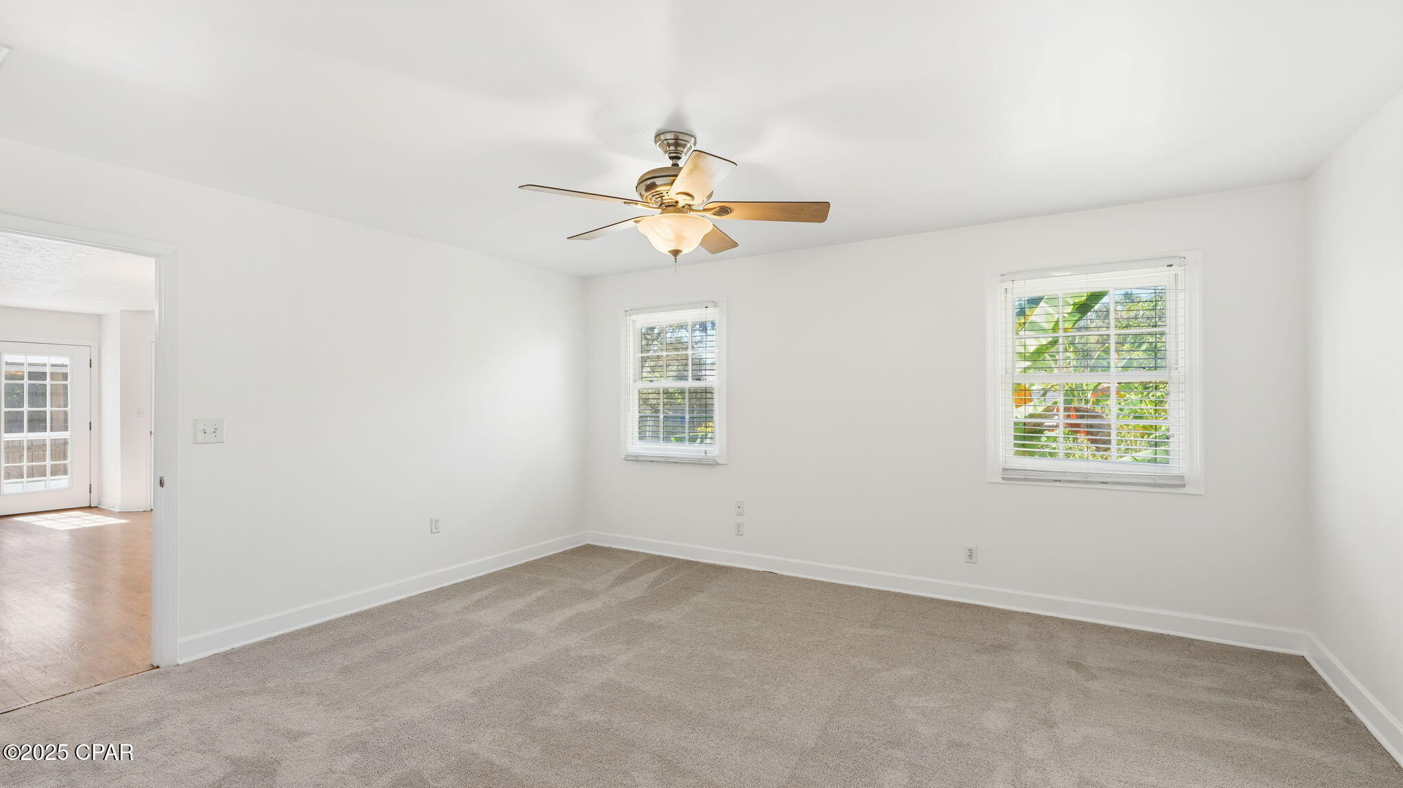 Image 29 For 215 Macarthur Avenue