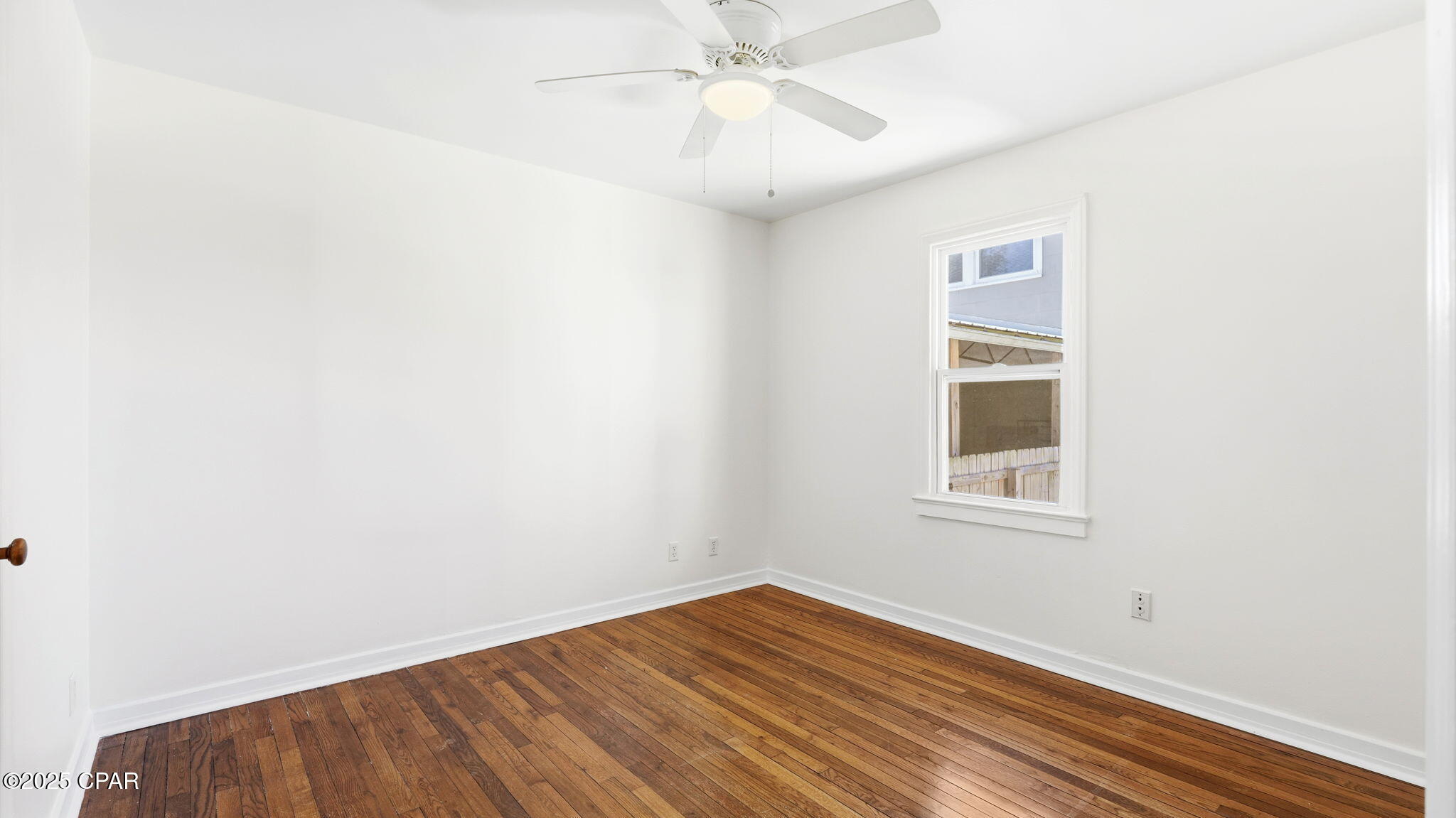 Image 36 For 215 Macarthur Avenue