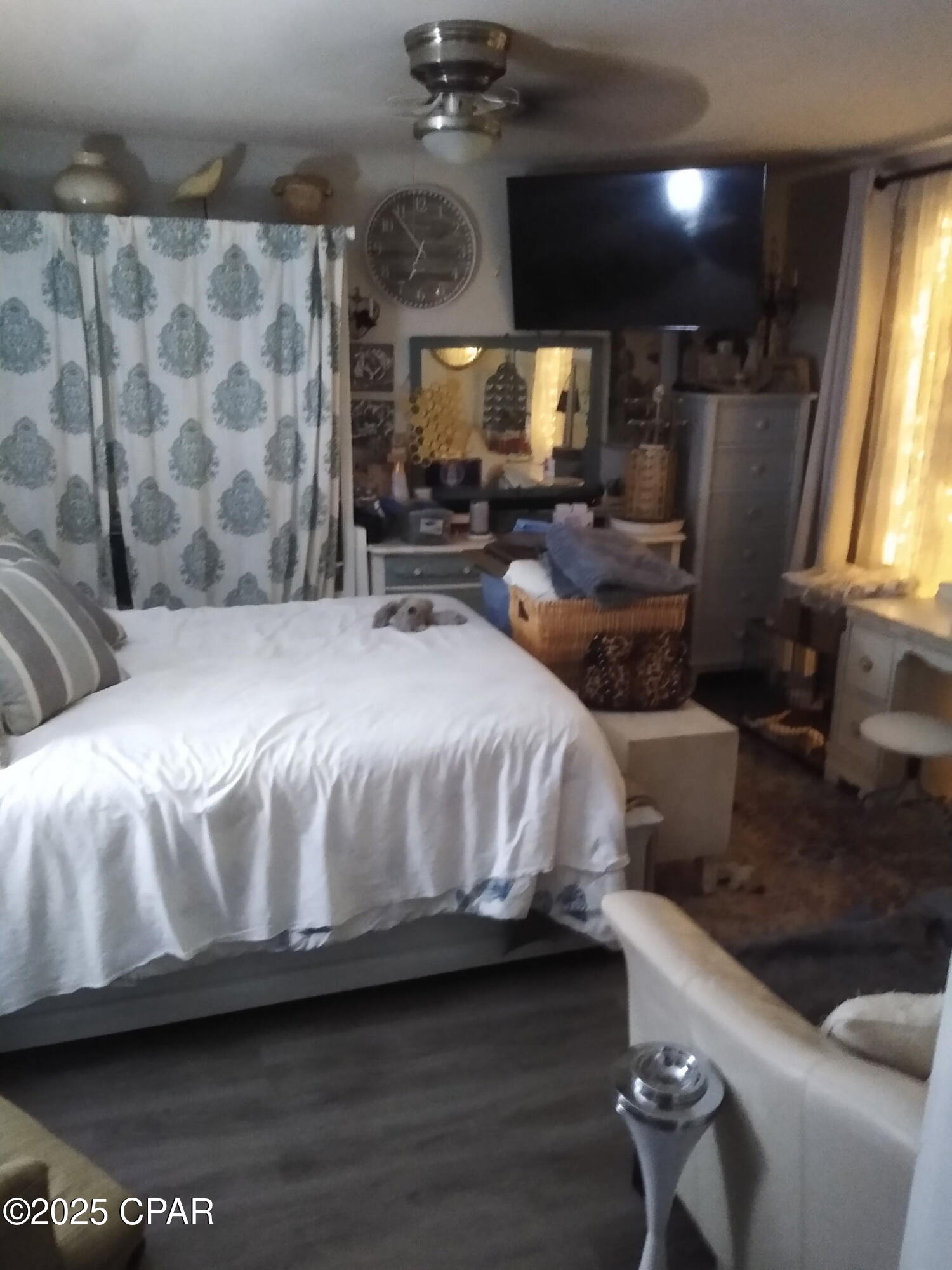 Image 43 For 215 Macarthur Avenue