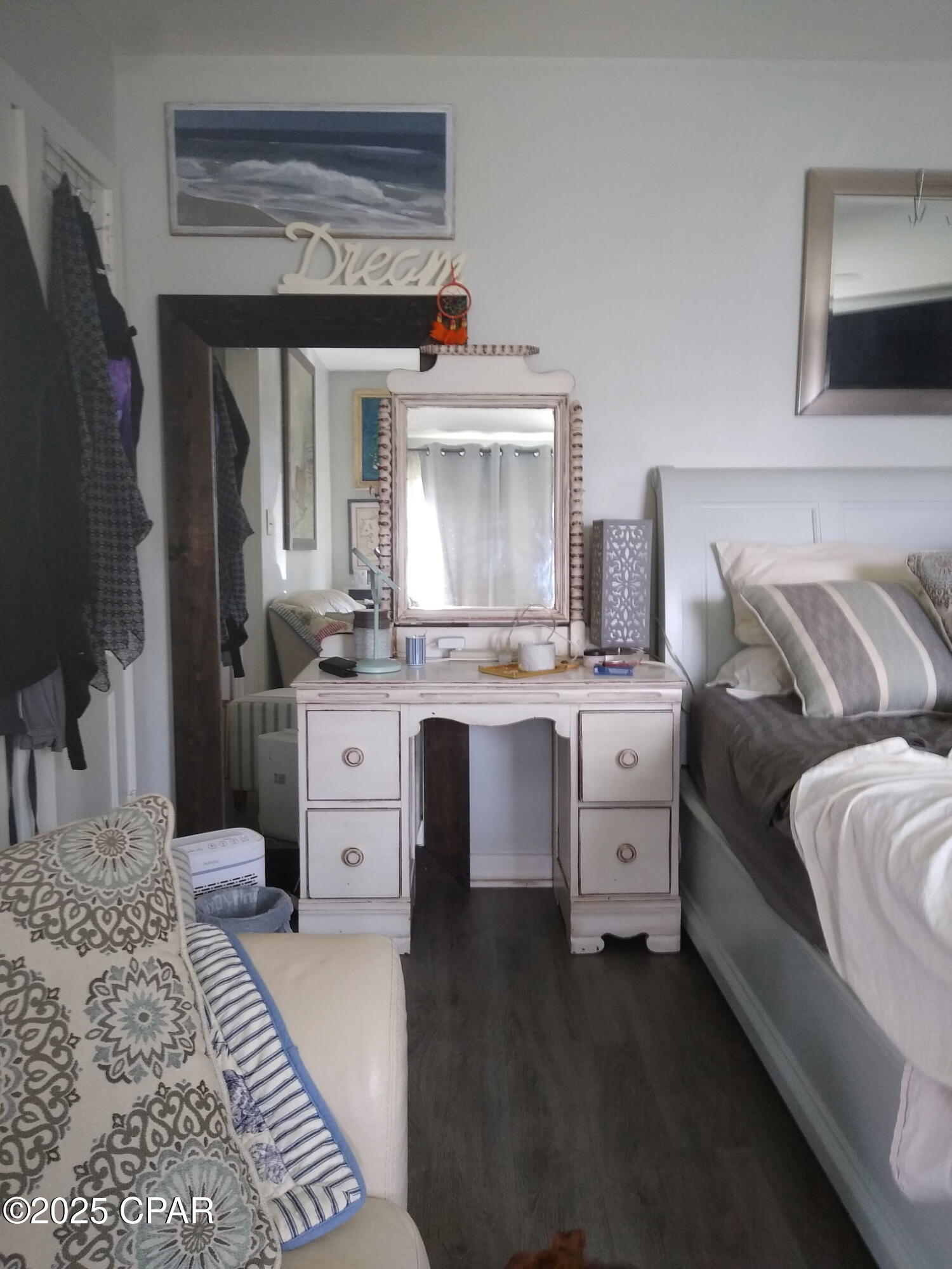 Image 46 For 215 Macarthur Avenue