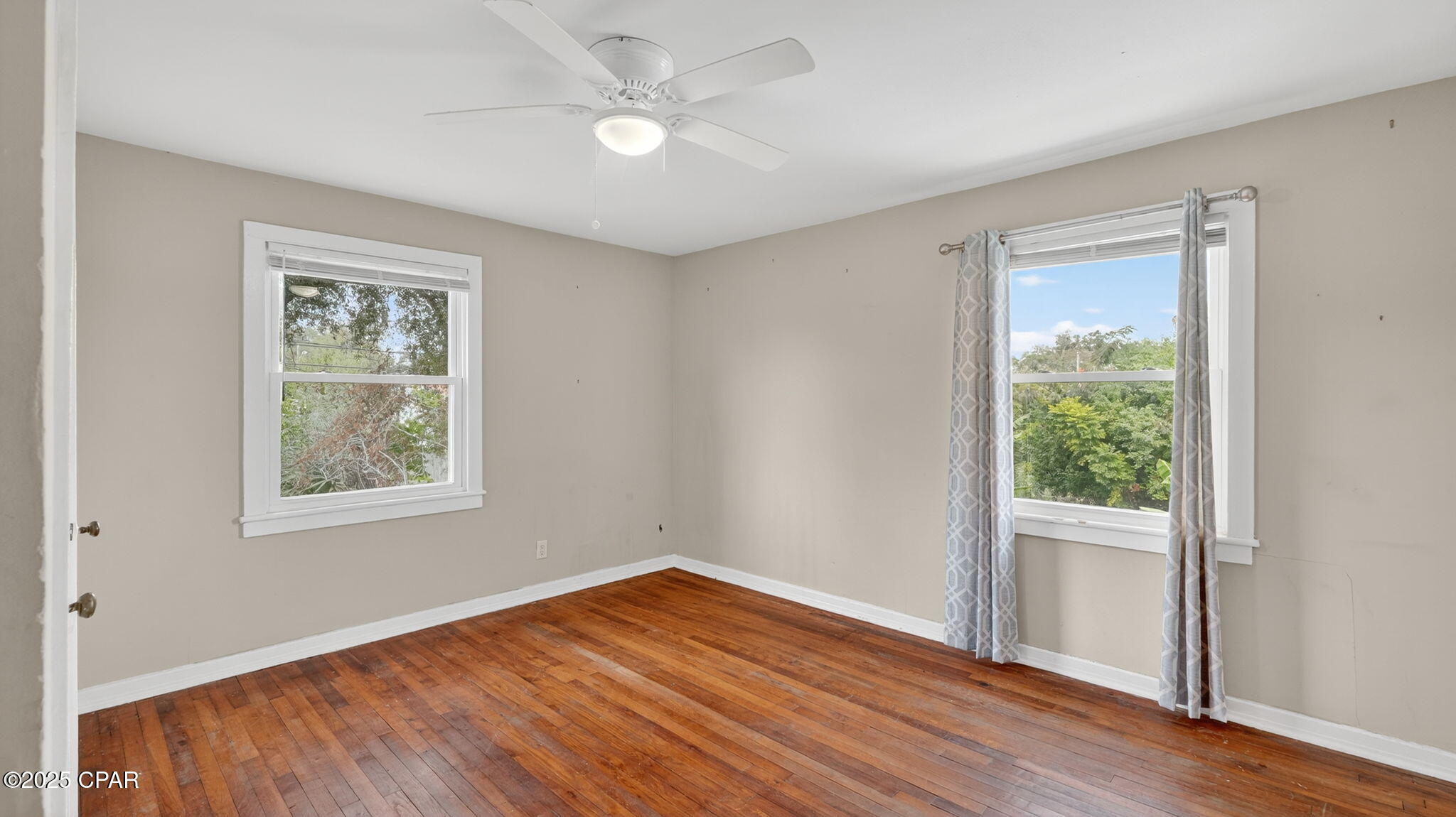 Image 47 For 215 Macarthur Avenue