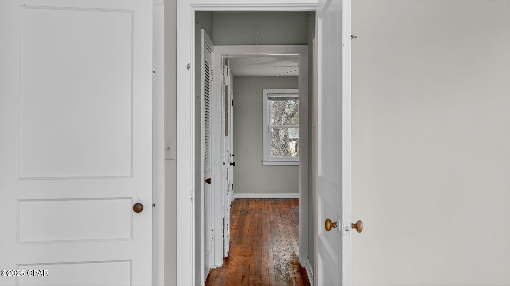 Image 48 For 215 Macarthur Avenue