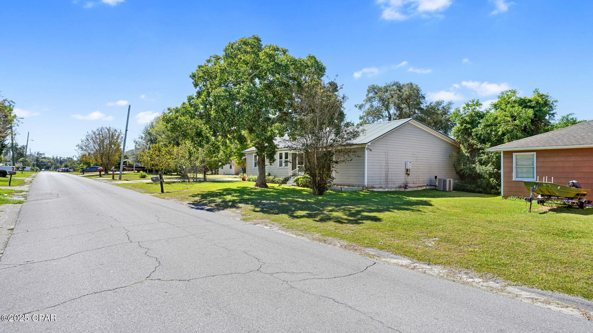 Image 5 For 215 Macarthur Avenue