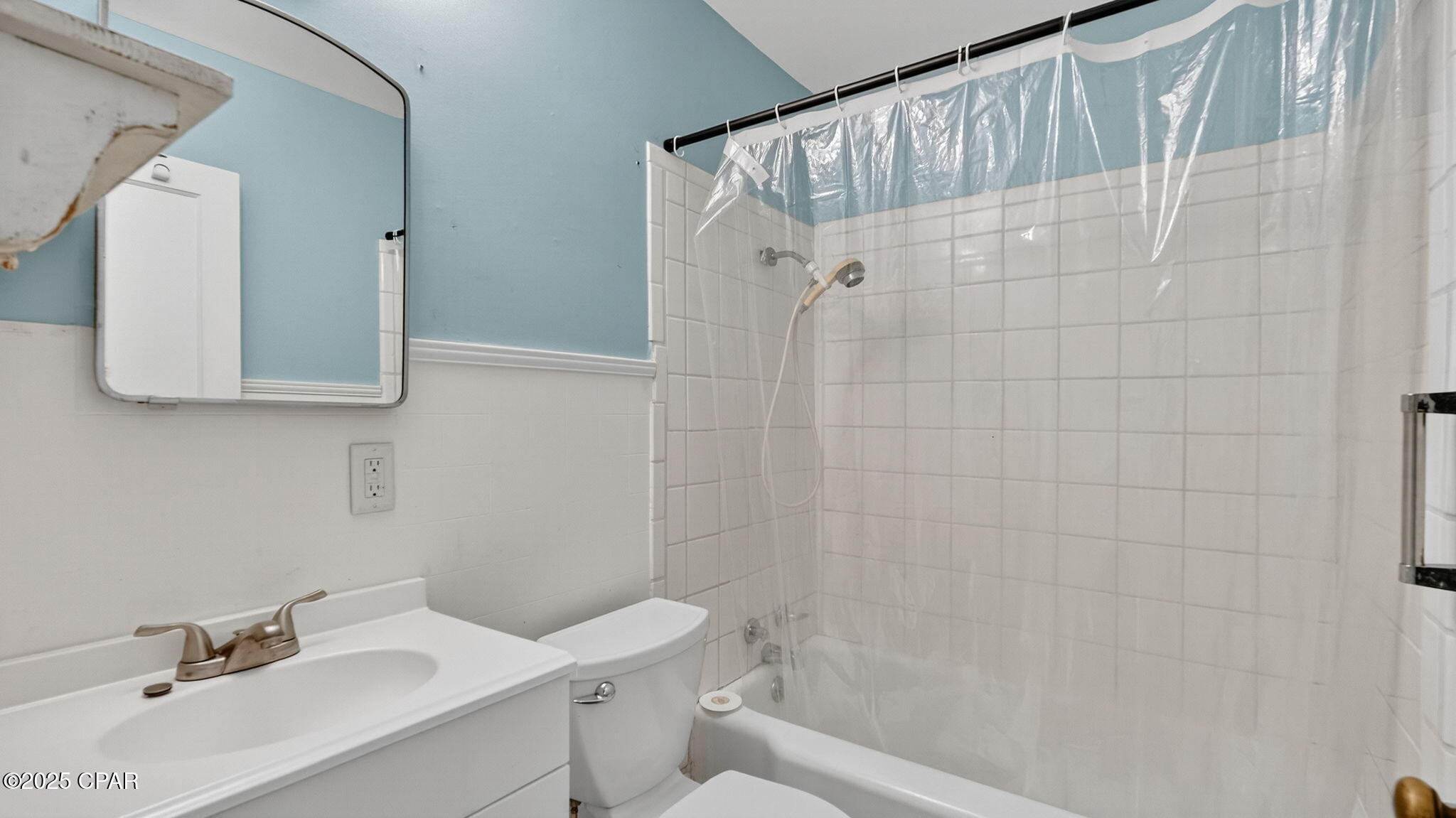 Image 50 For 215 Macarthur Avenue