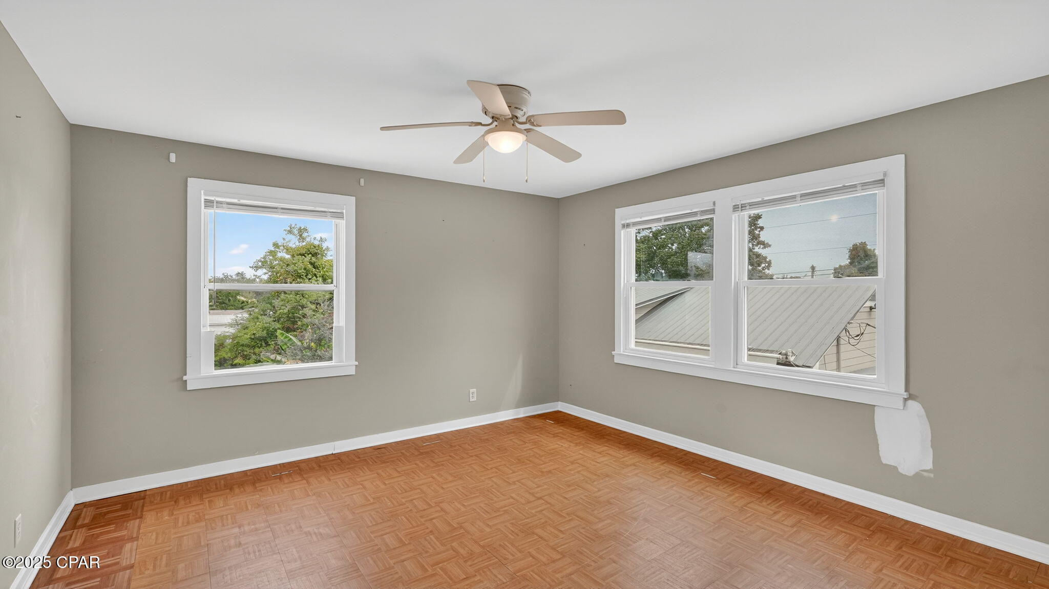 Image 52 For 215 Macarthur Avenue