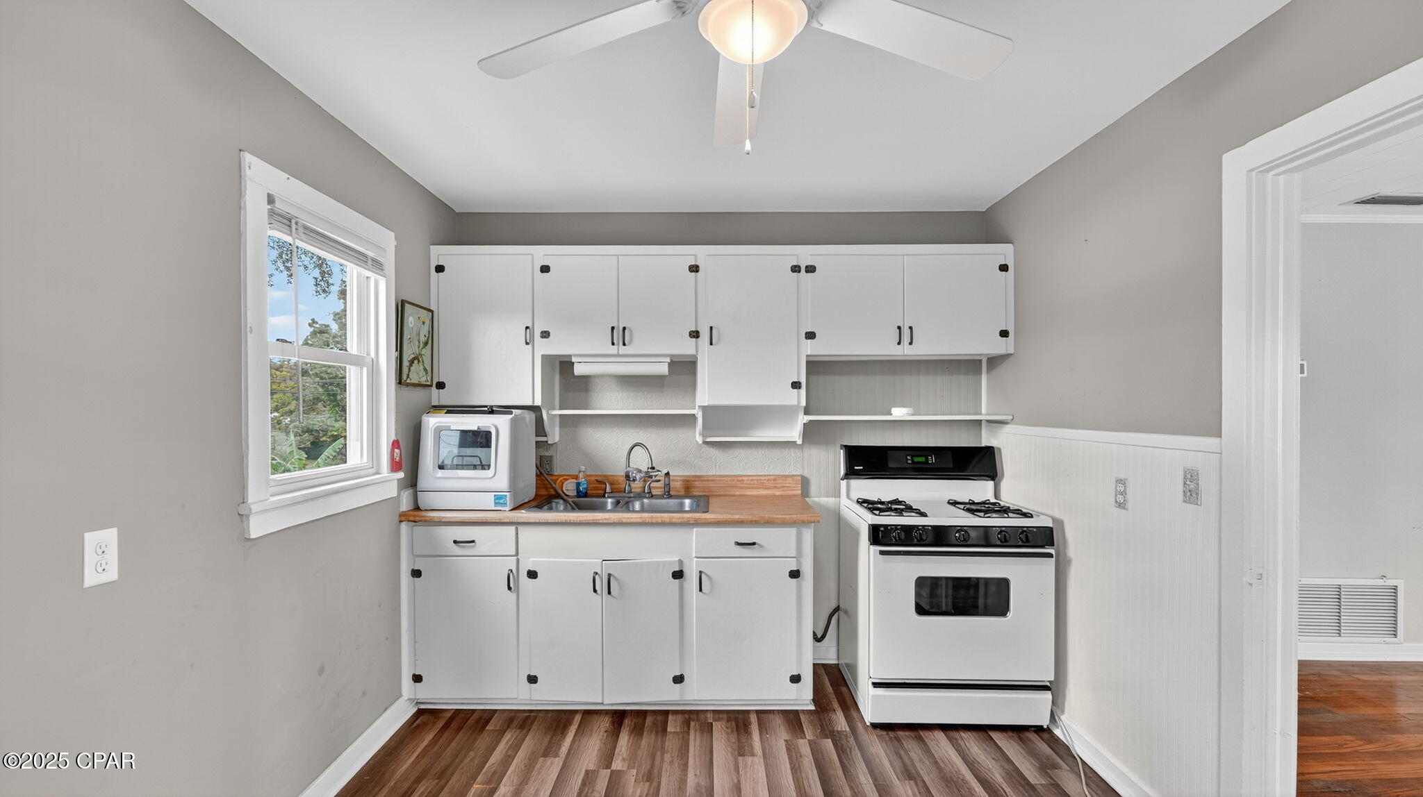 Image 54 For 215 Macarthur Avenue