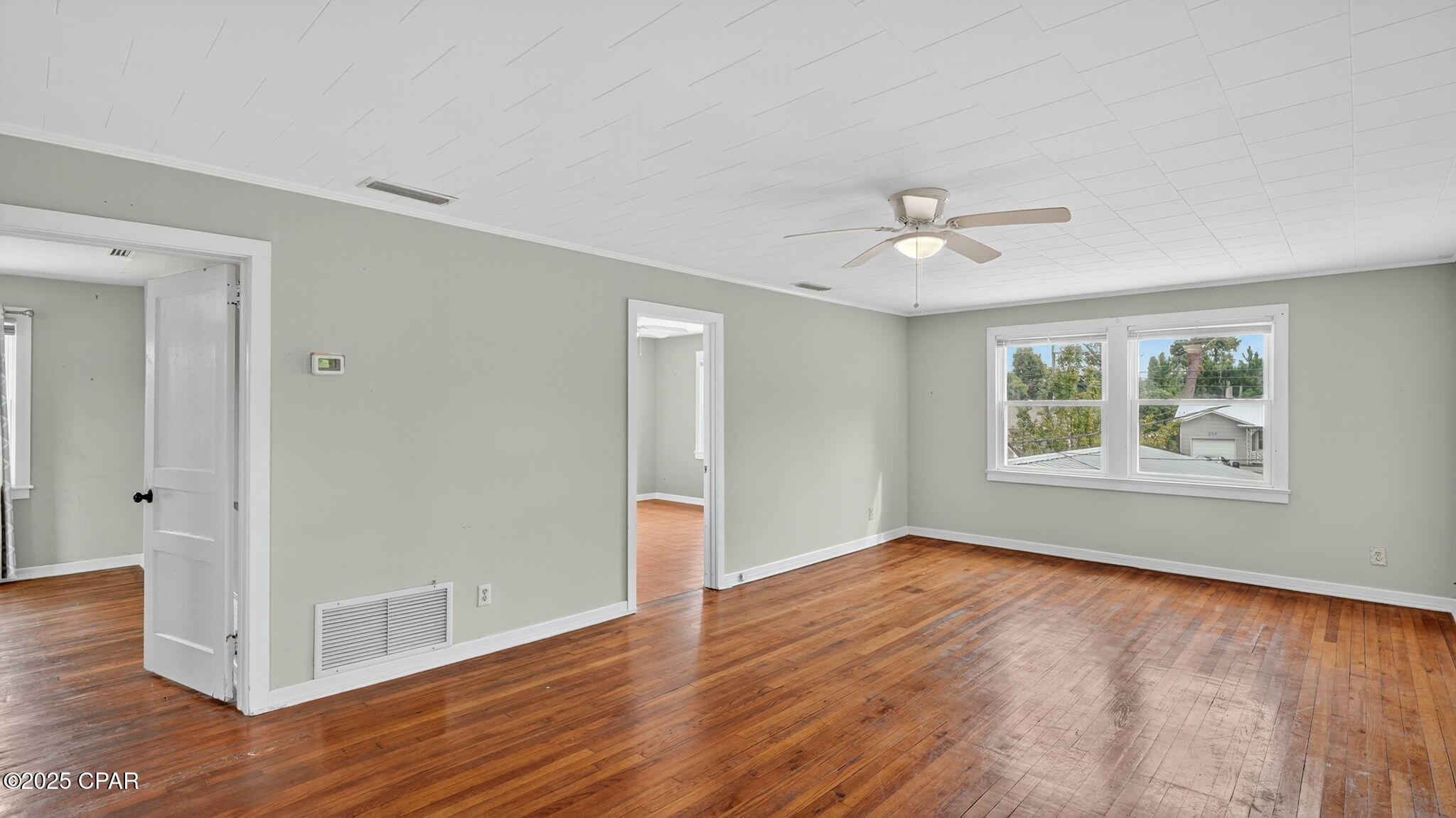 Image 57 For 215 Macarthur Avenue