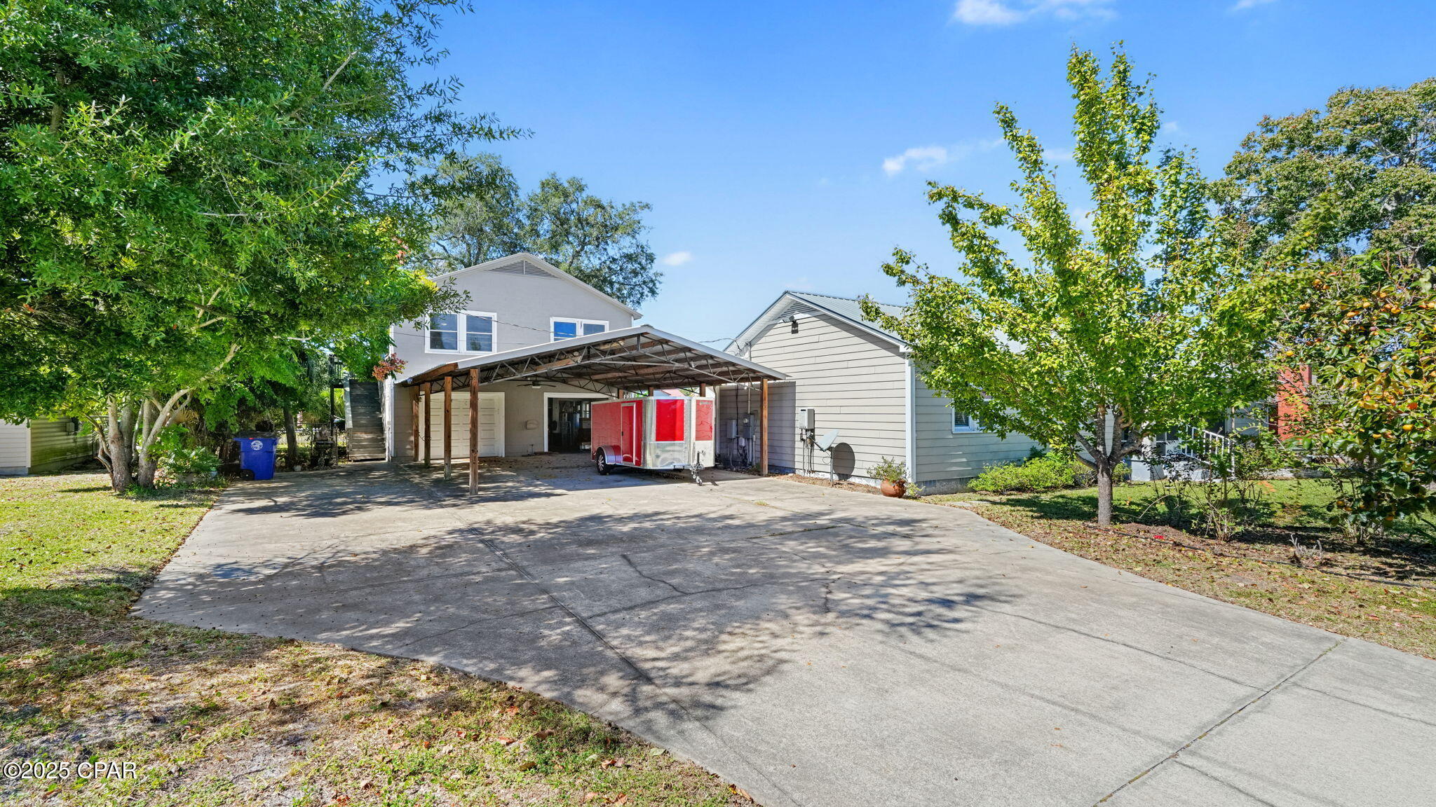 Image 6 For 215 Macarthur Avenue