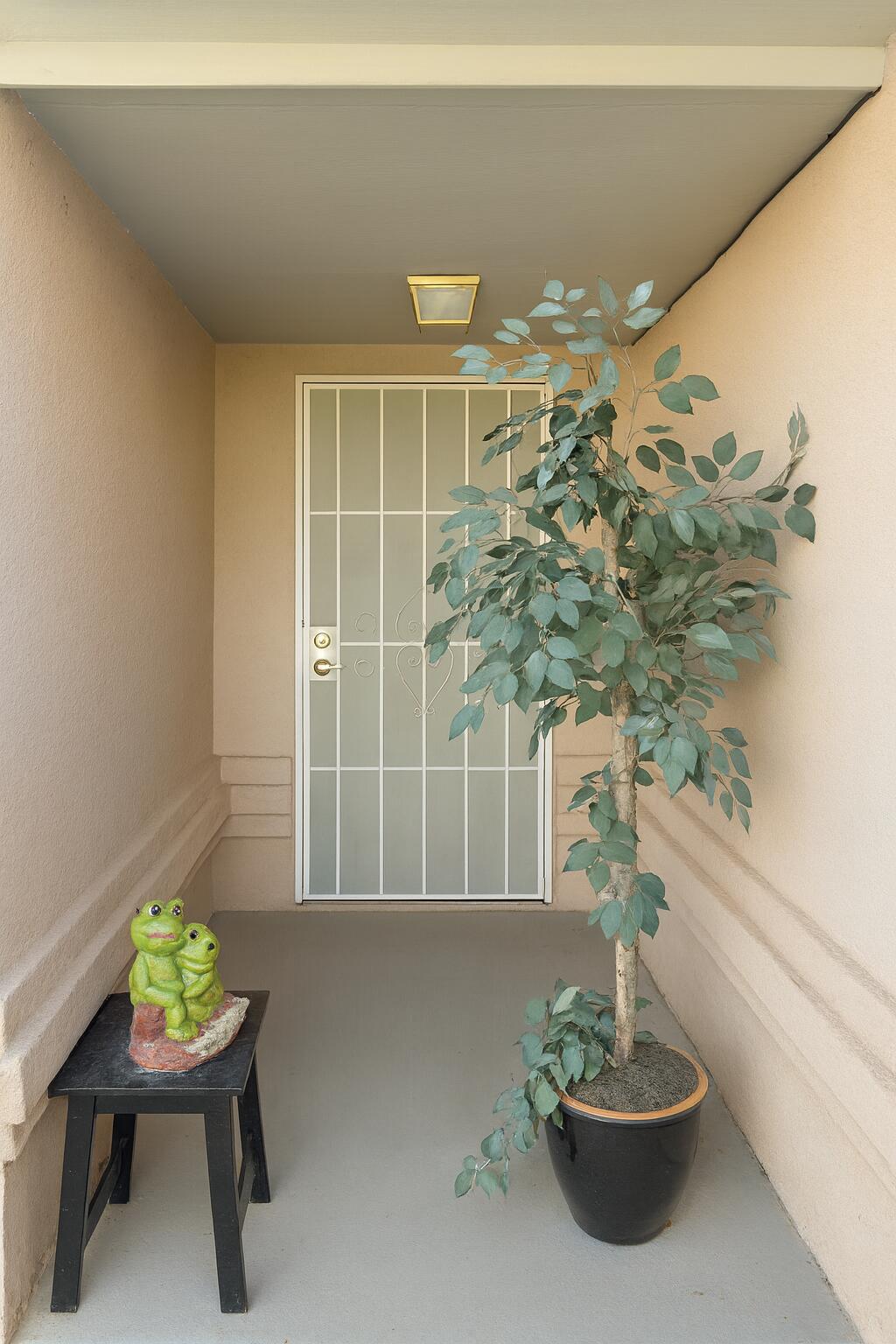 1716 Tierra Del Oso Drive NW Exterior Front