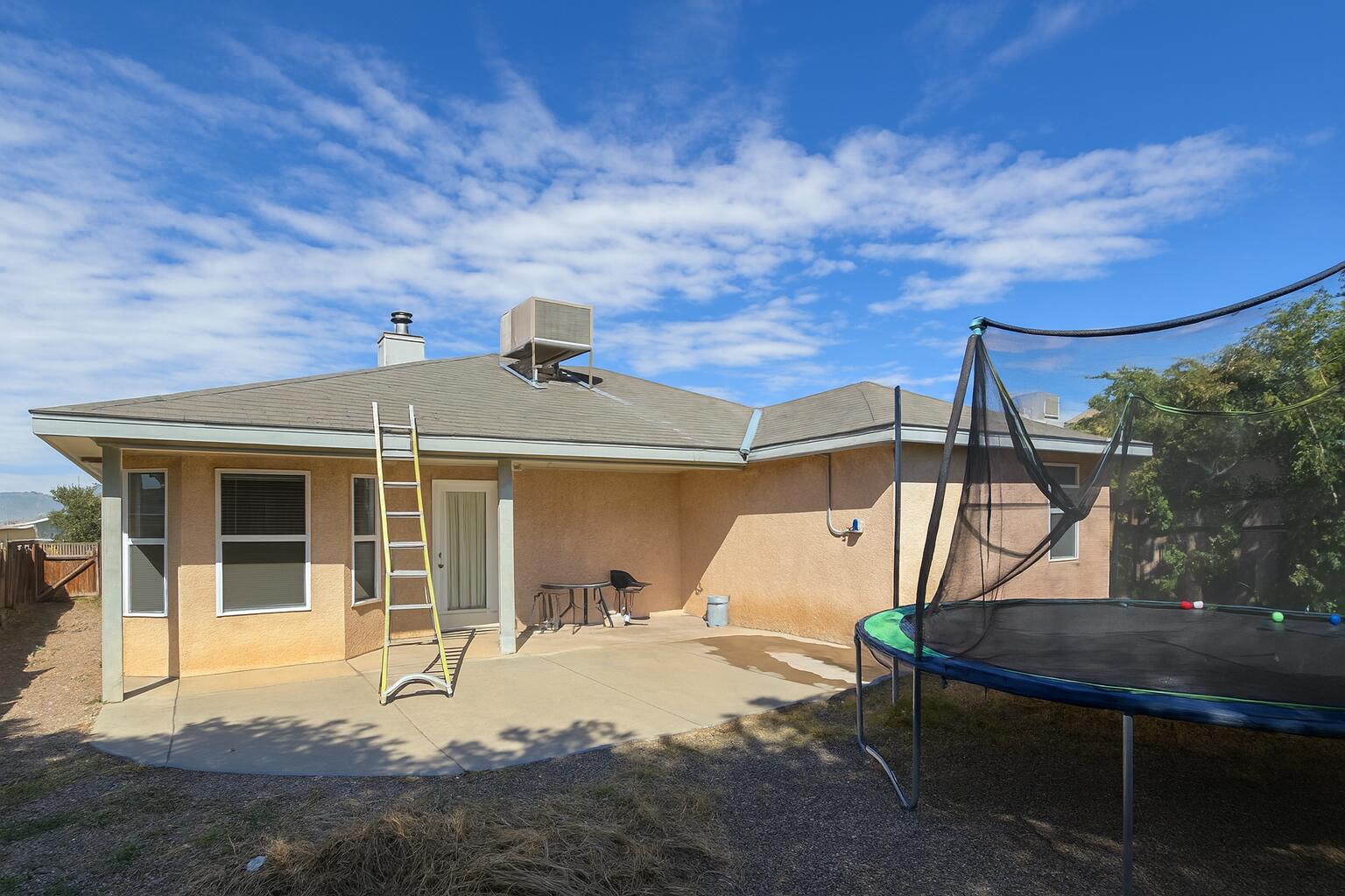 1716 Tierra Del Oso Drive NW Kitchen