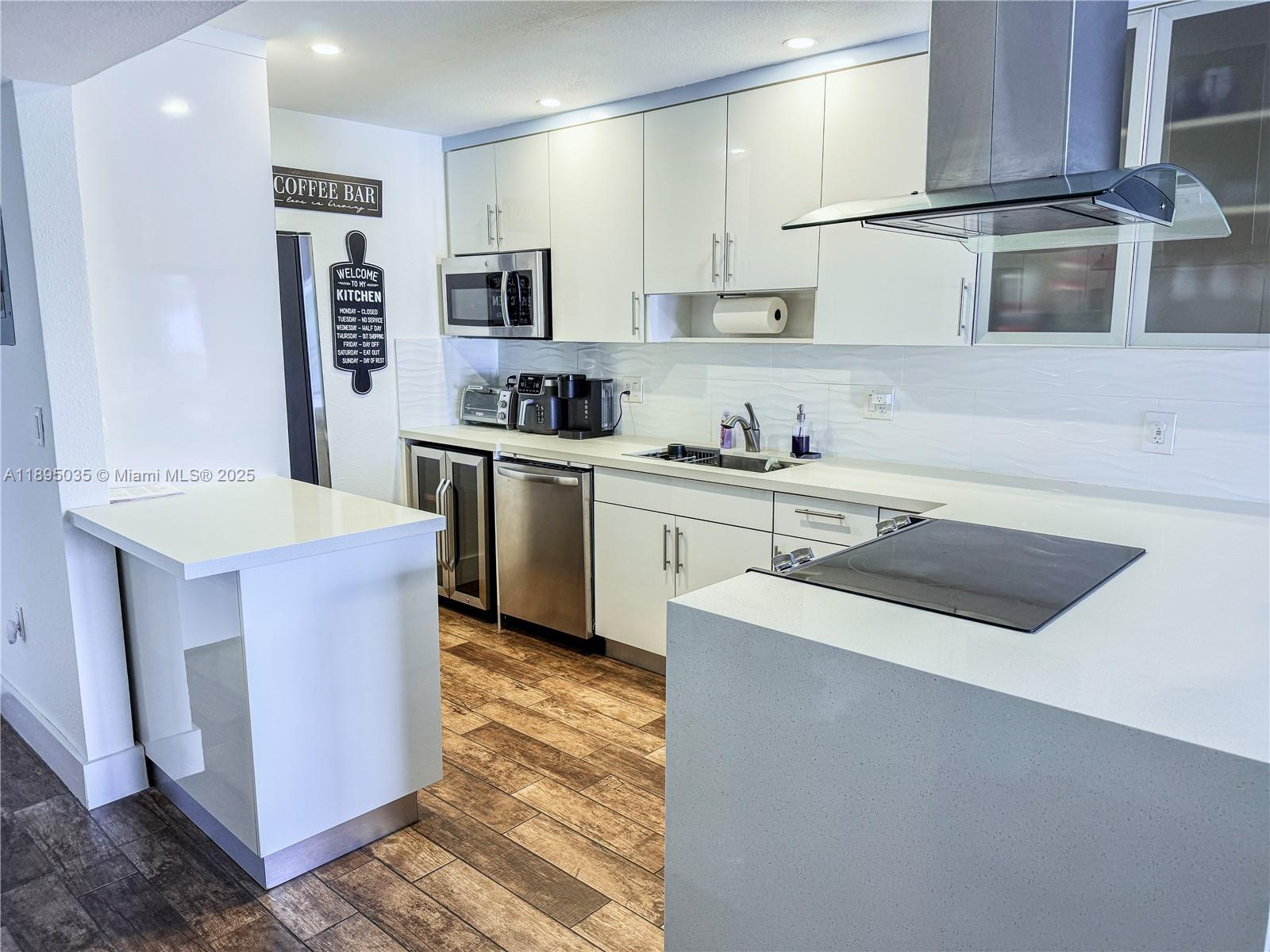 Dickens Gardens Condo