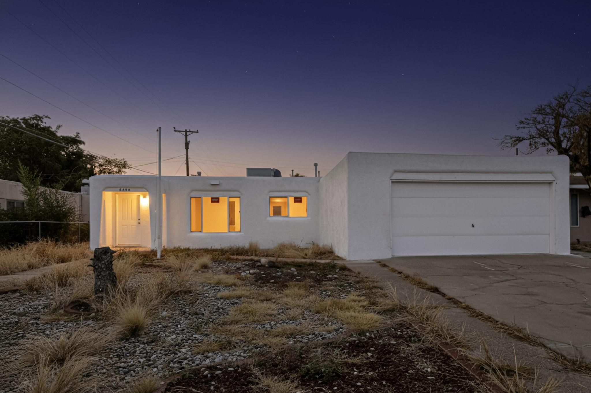 6008 Hannett Avenue NE