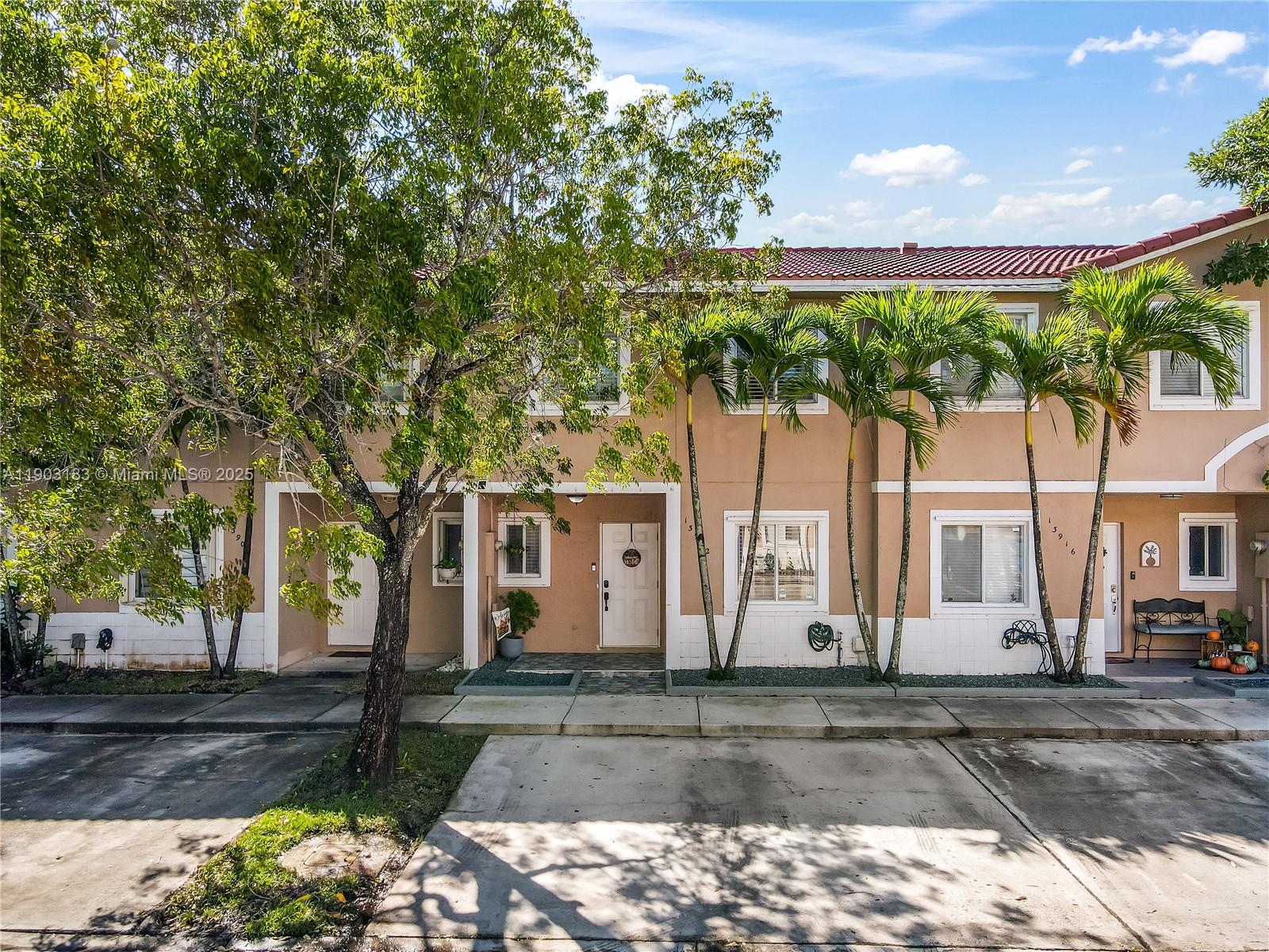 Weitzer Serena Lakes Town