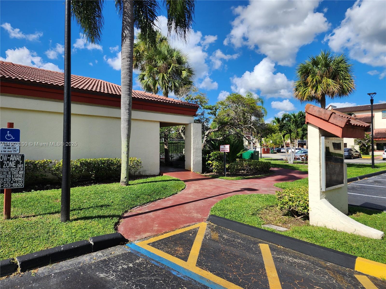 Lago Del Rey Condo #2