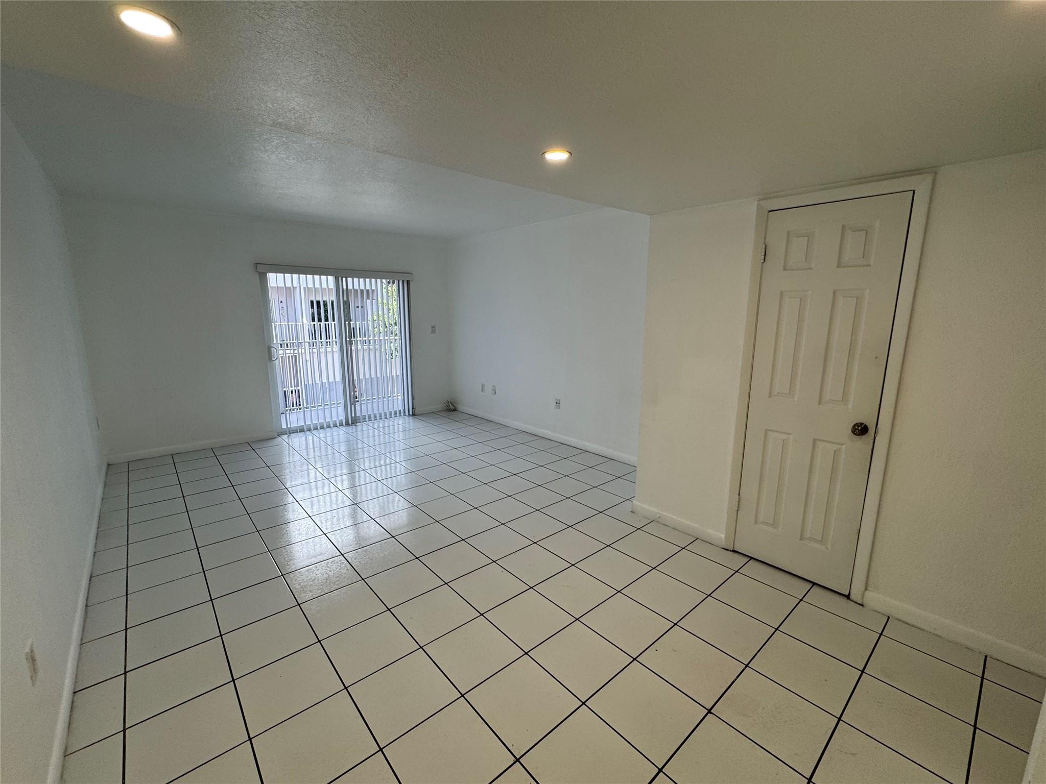 Homes for sale in Hialeah, FL | 2710 W 76th St #207, Hialeah, FL 33016 | MLS# F10533731